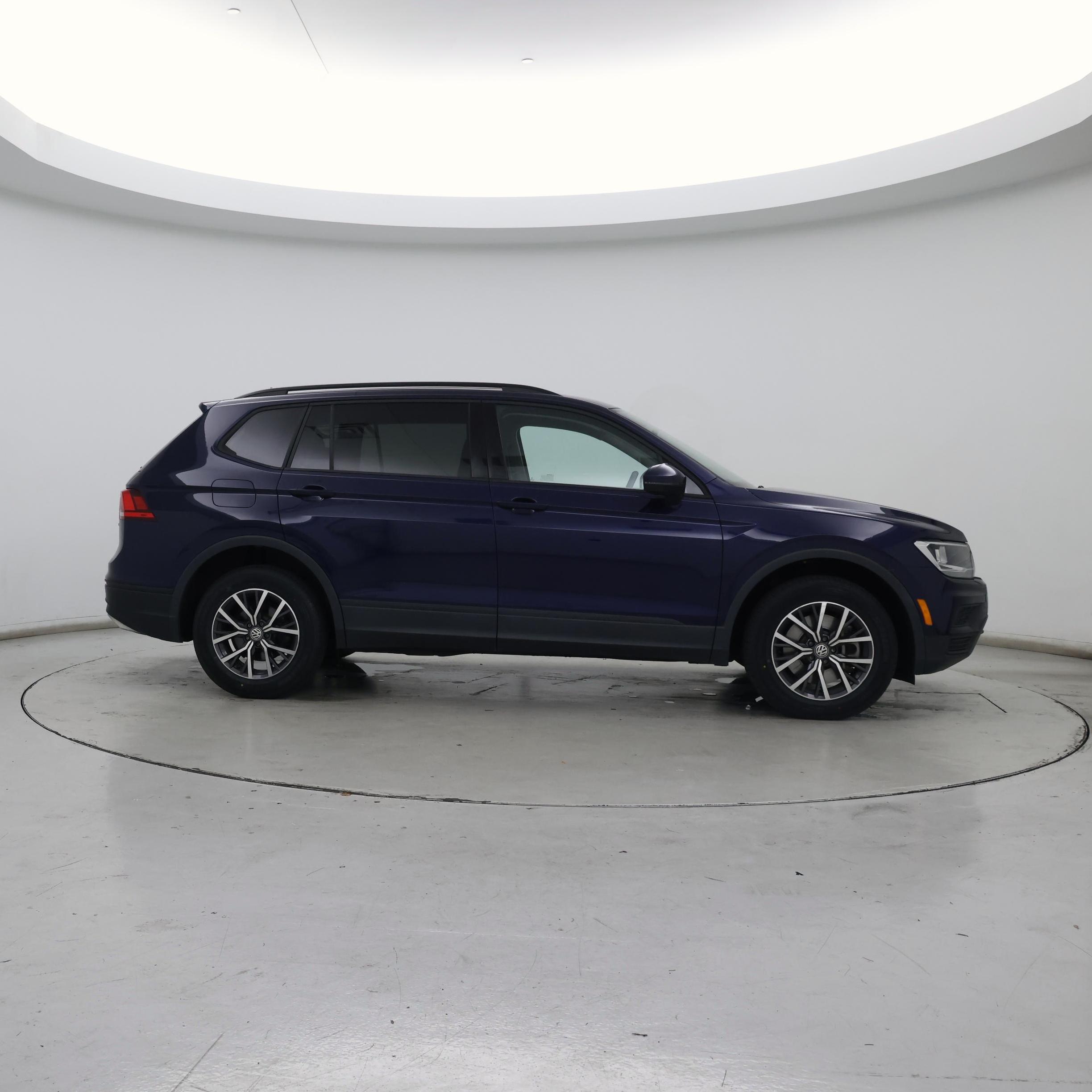 Thumbnail: 2021 Volkswagen Tiguan - 7