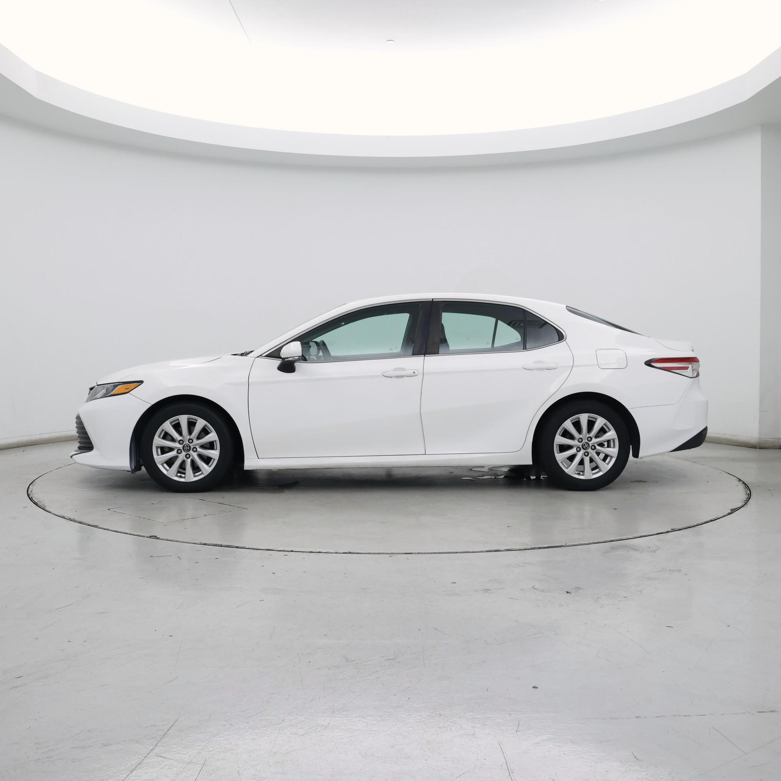 Thumbnail: 2018 Toyota Camry - 3