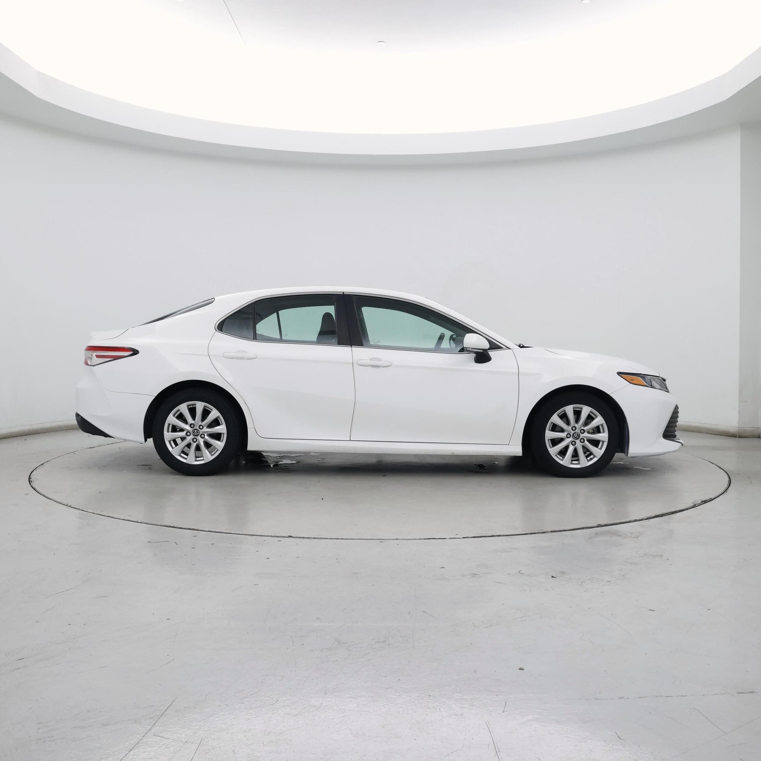 Thumbnail: 2018 Toyota Camry - 7