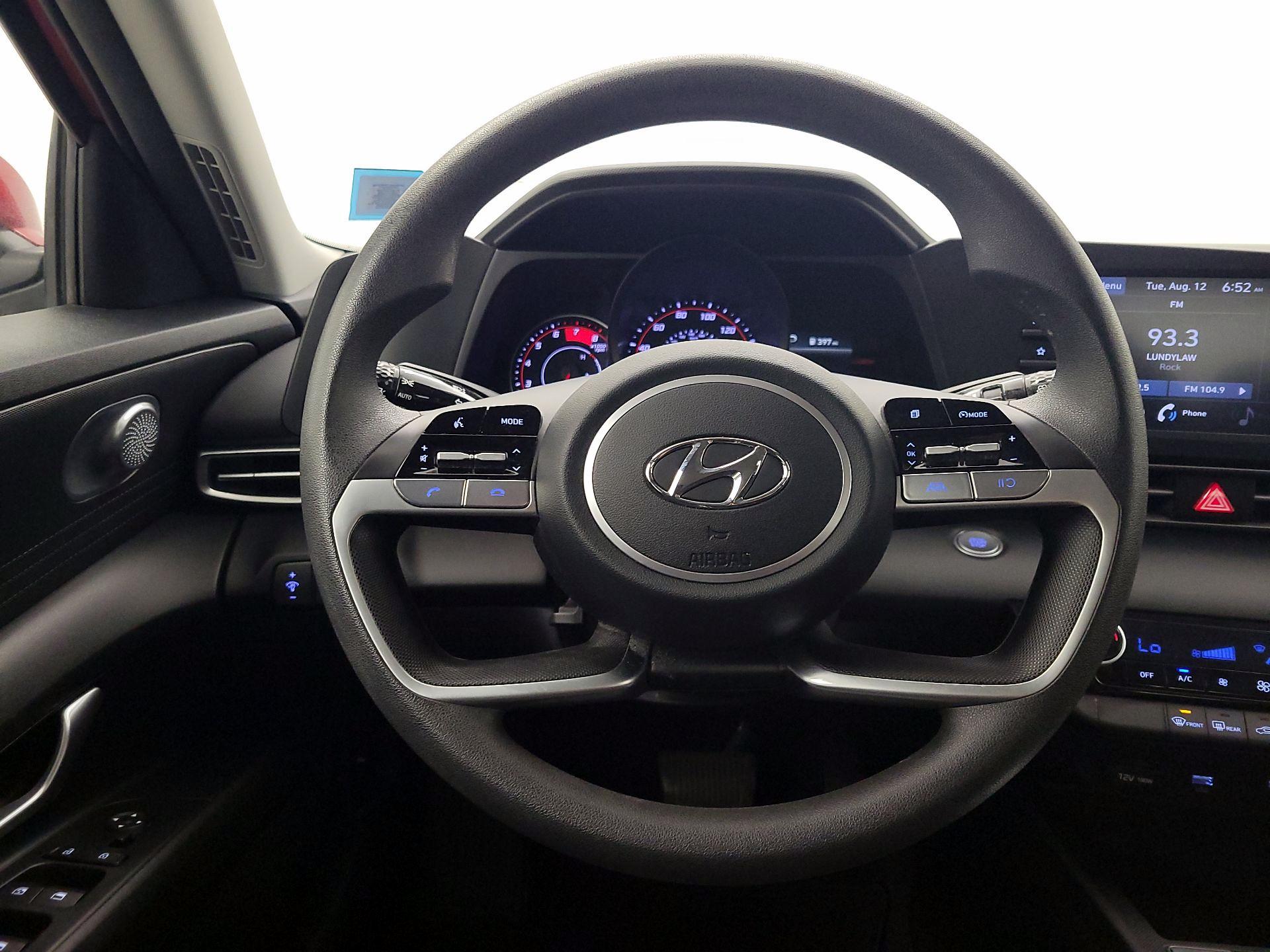 Thumbnail: 2023 Hyundai Elantra - 10