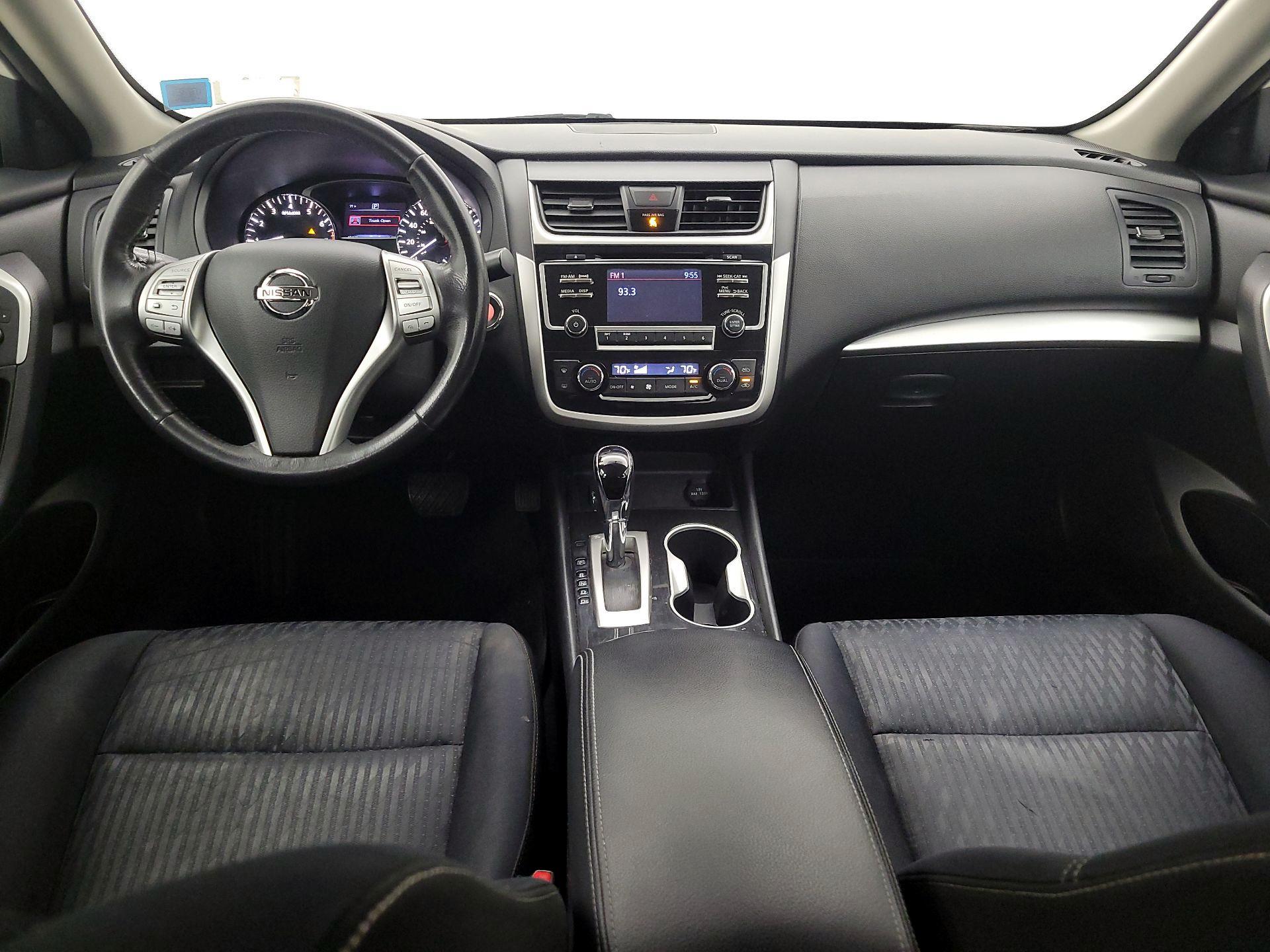 Thumbnail: 2018 Nissan Altima - 9