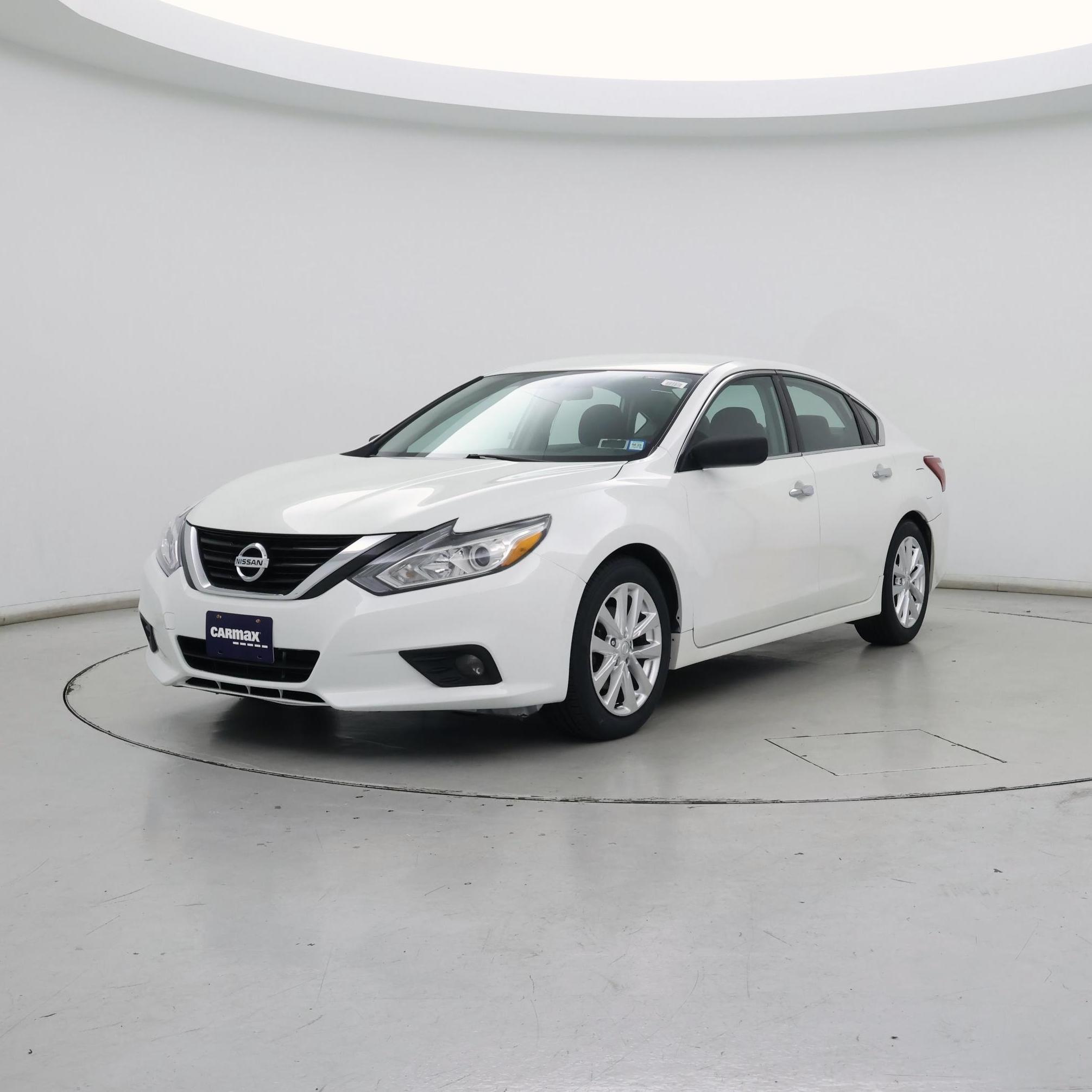 Thumbnail: 2018 Nissan Altima - 4