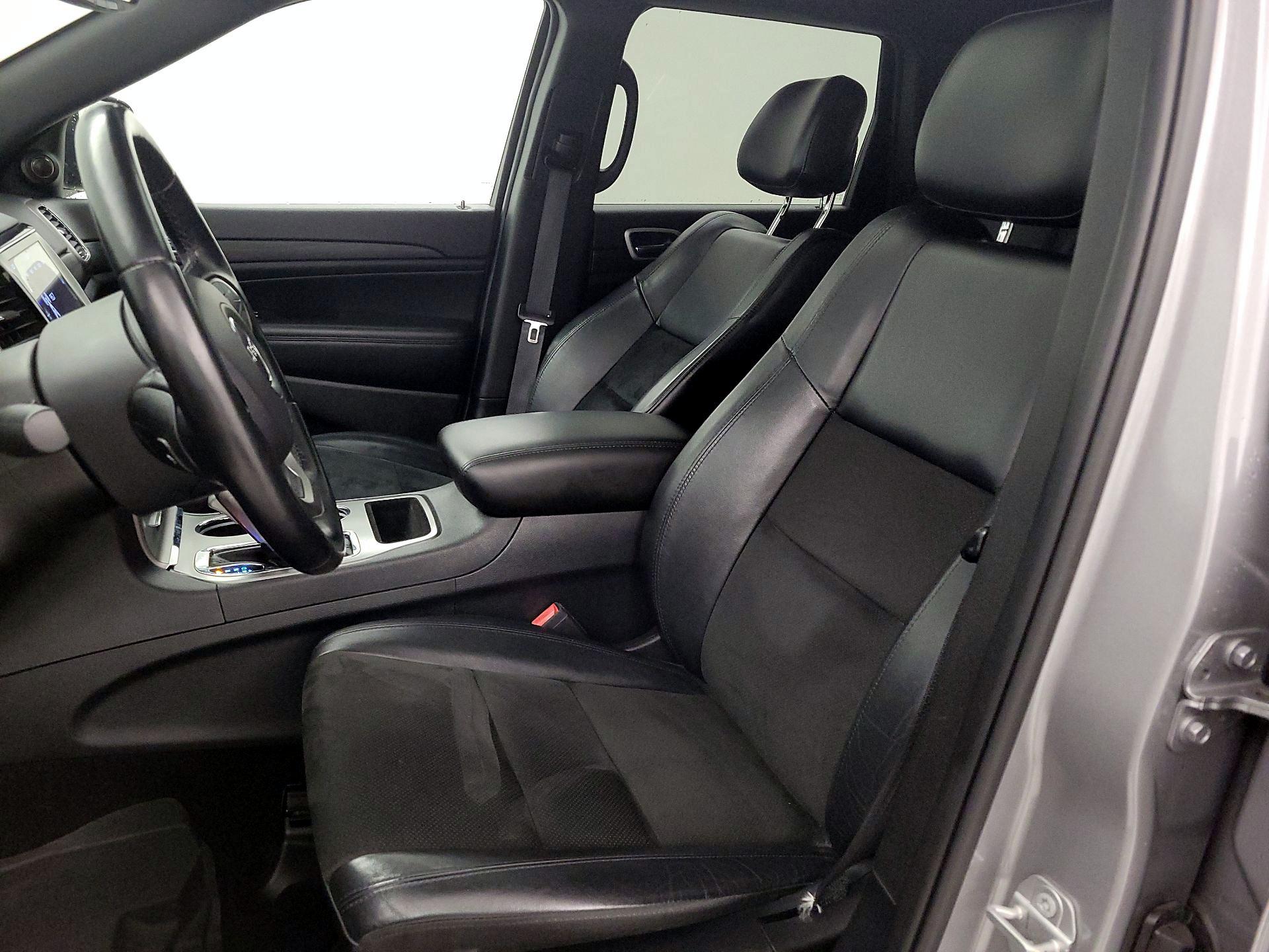 Thumbnail: 2020 Jeep Grand Cherokee - 11