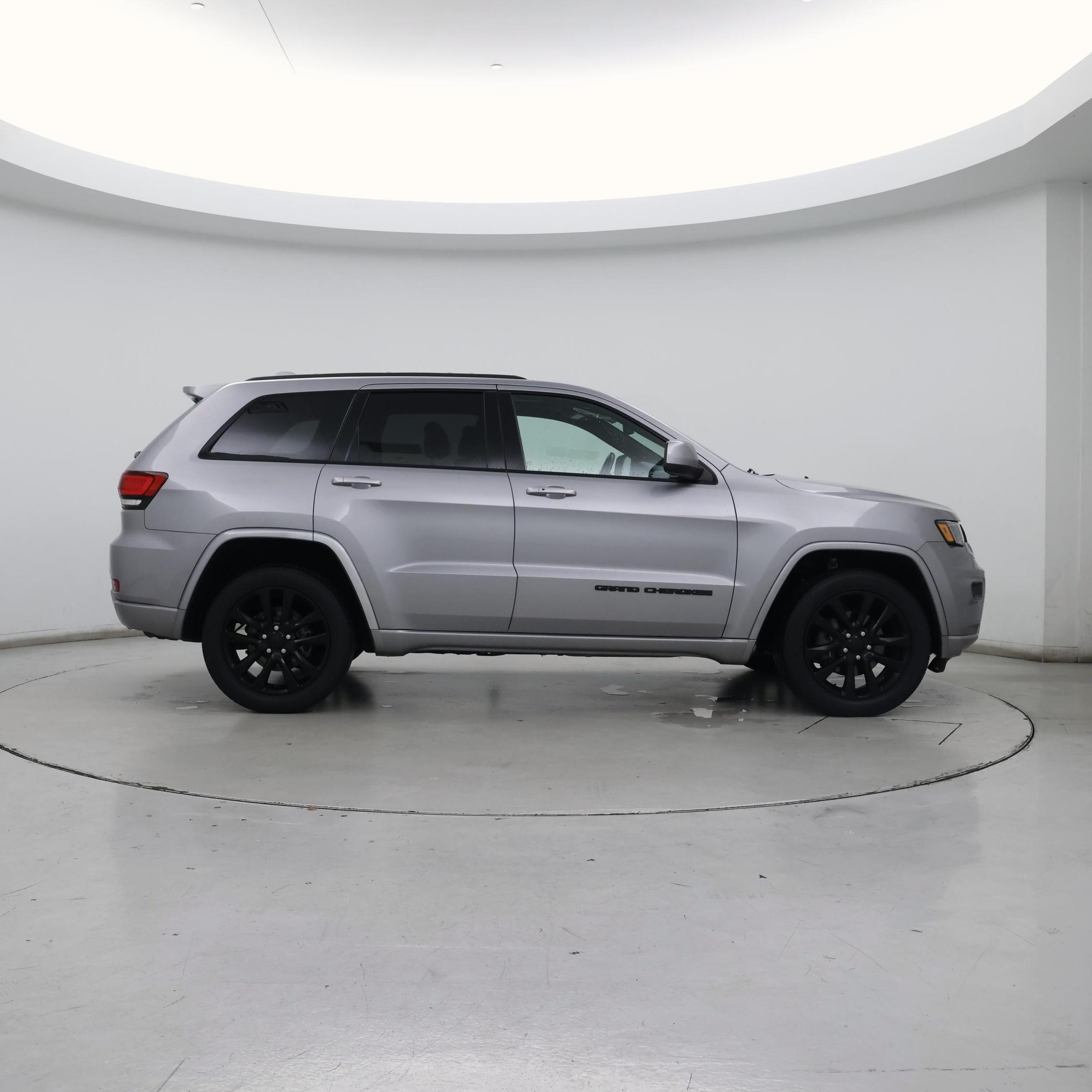 Thumbnail: 2020 Jeep Grand Cherokee - 7