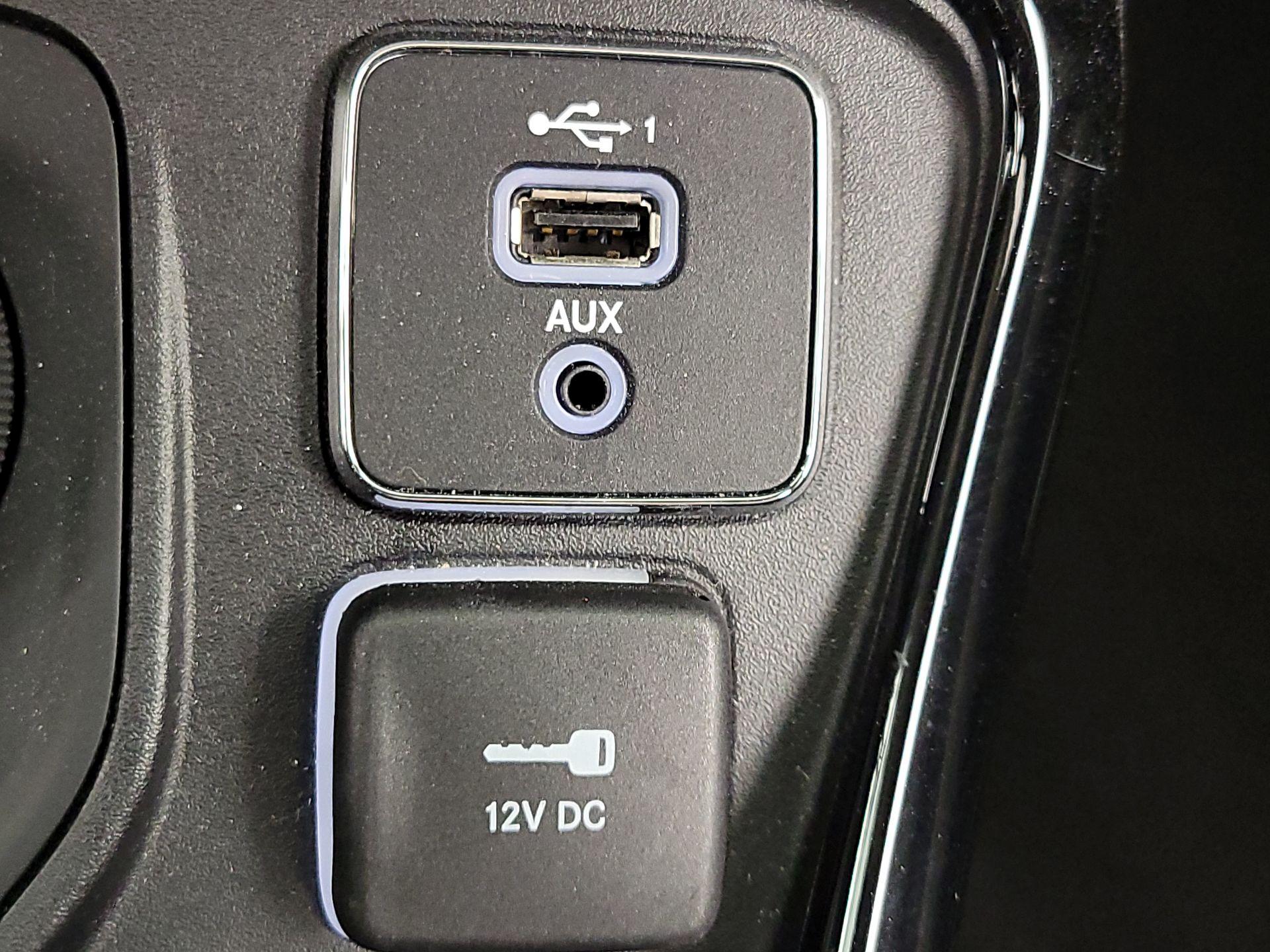 Thumbnail: 2021 Jeep Compass - 18