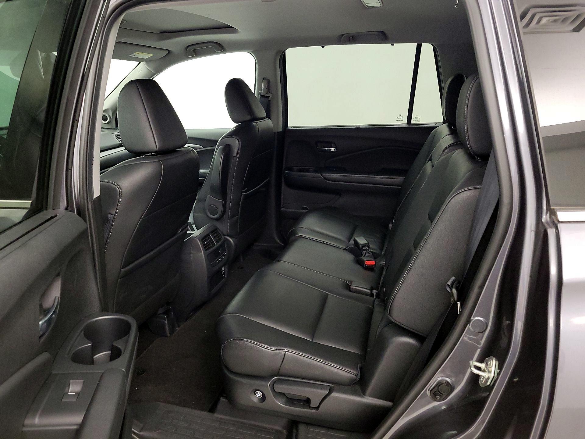 Thumbnail: 2019 Honda Pilot - 18