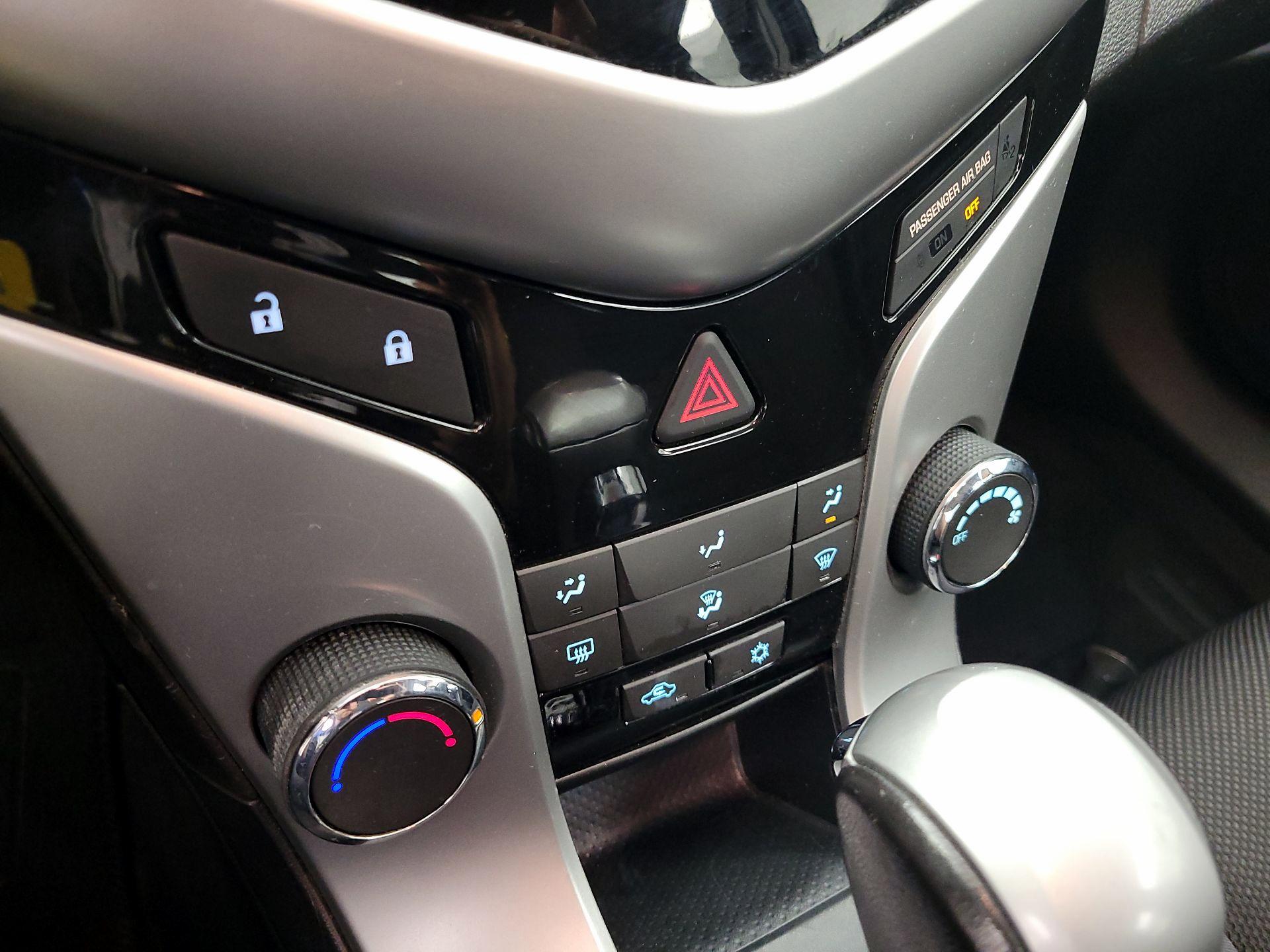 Thumbnail: 2014 Chevrolet Cruze - 15