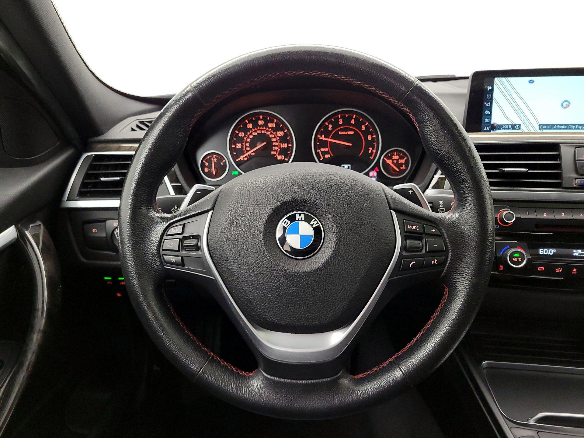 Thumbnail: 2017 BMW 3 Series - 10