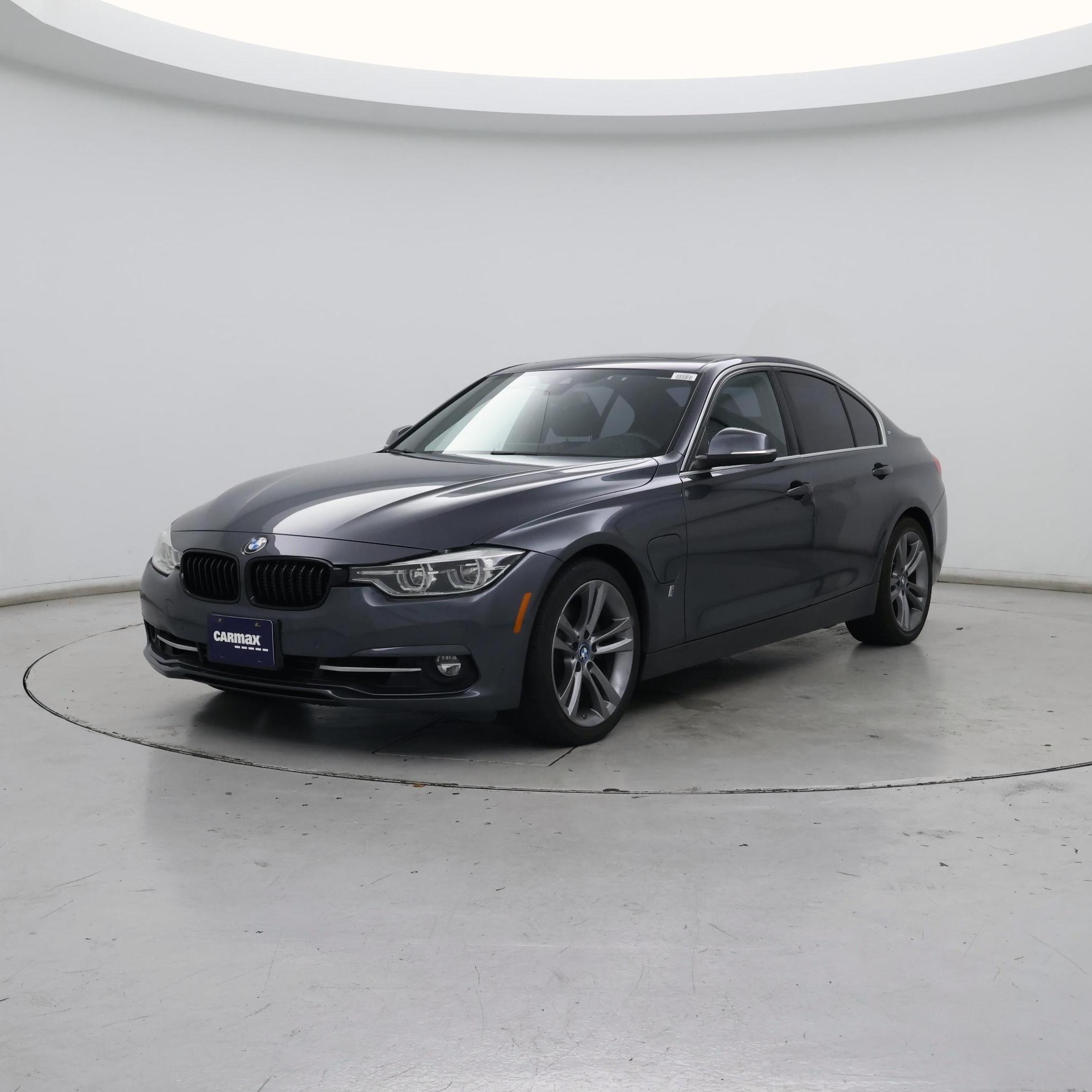 Thumbnail: 2017 BMW 3 Series - 4