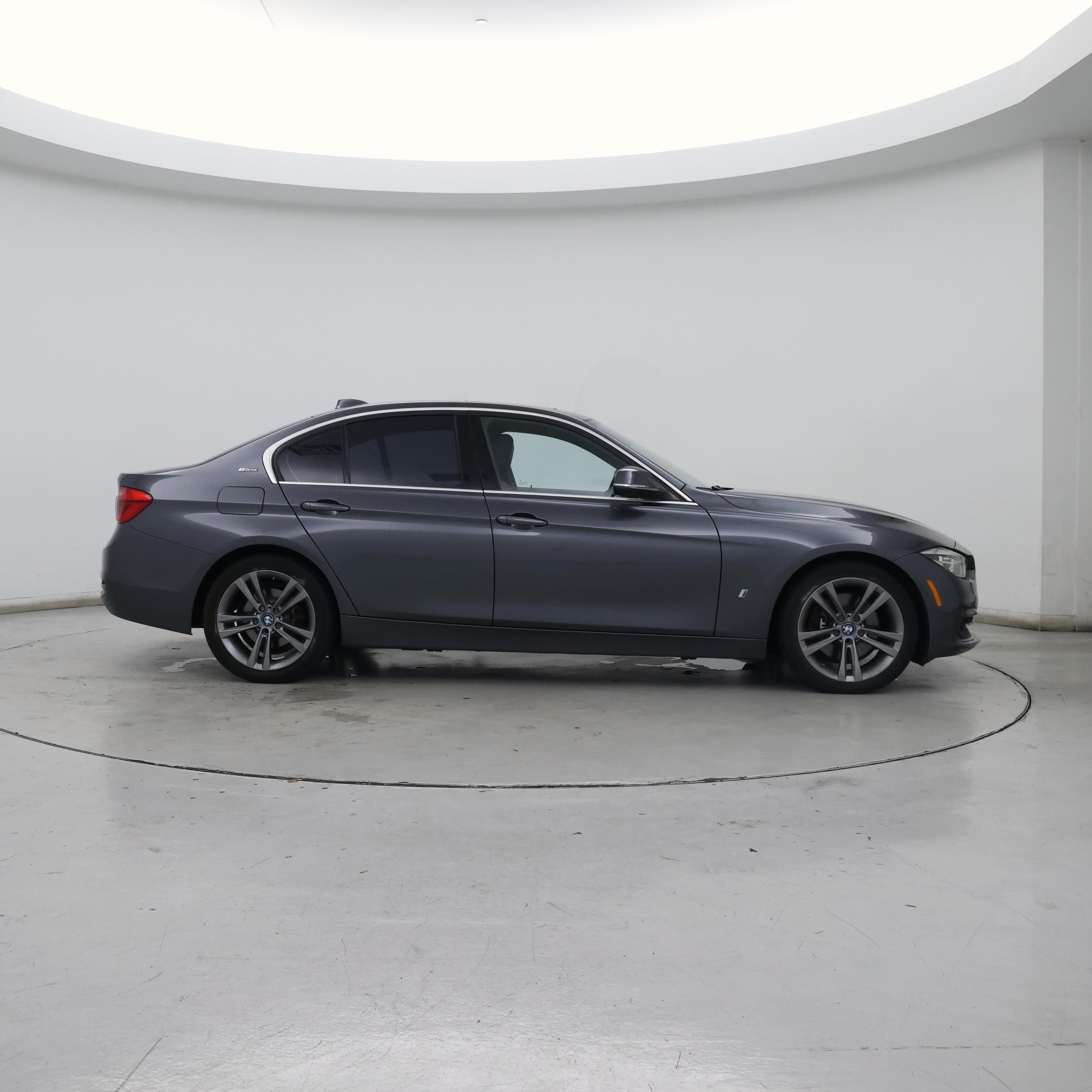 Thumbnail: 2017 BMW 3 Series - 7