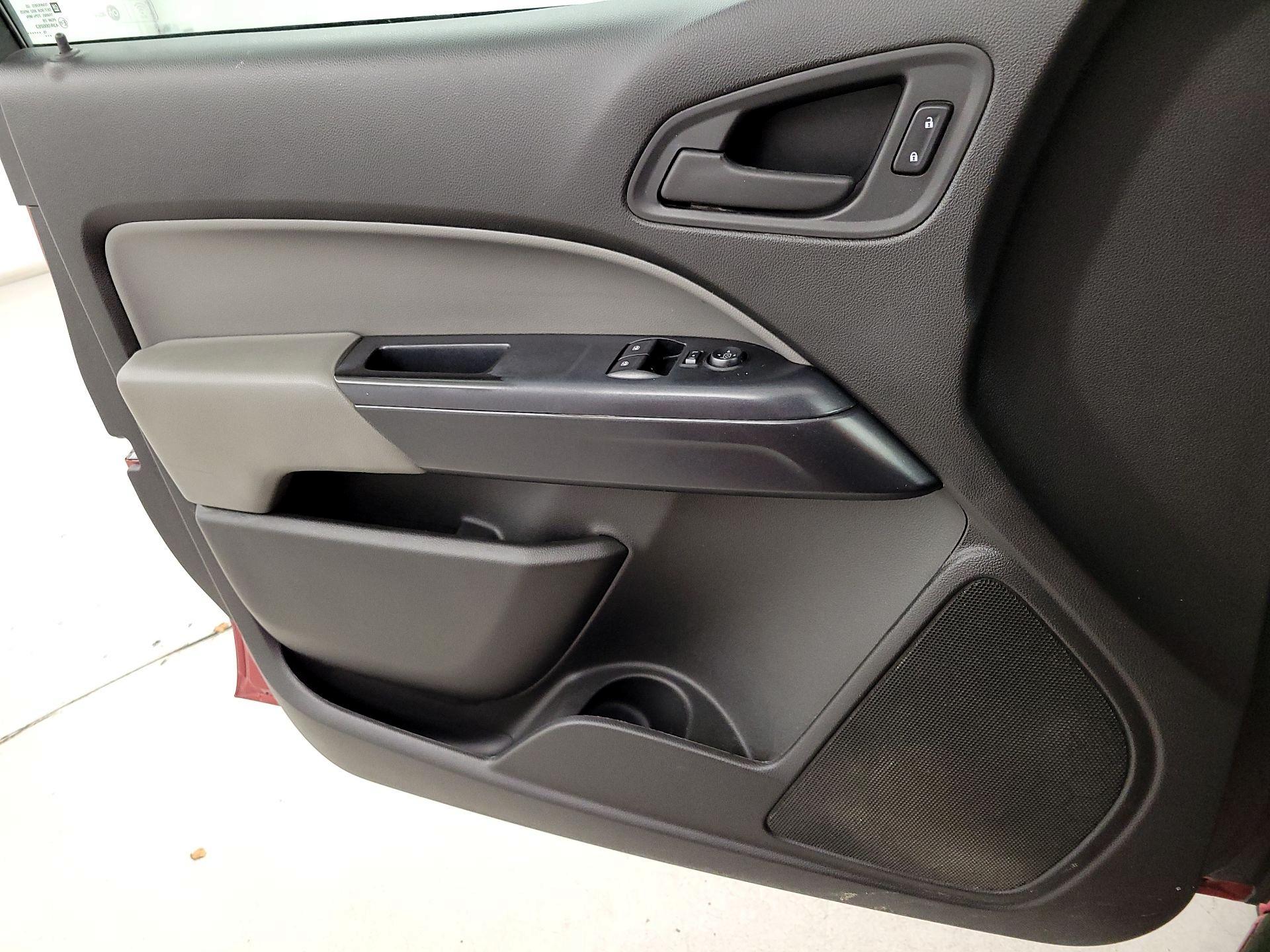 Thumbnail: 2016 Chevrolet Colorado - 12