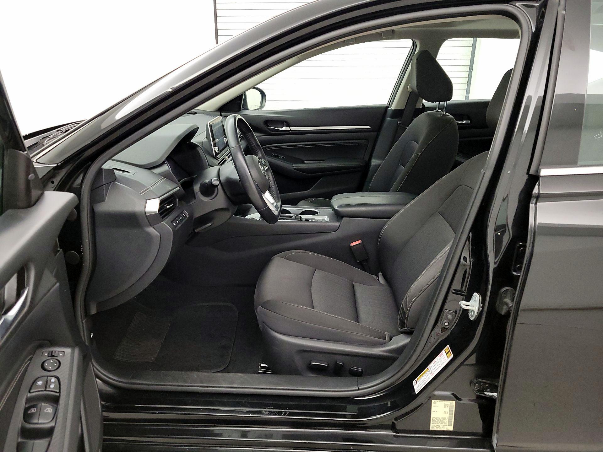Thumbnail: 2019 Nissan Altima - 11