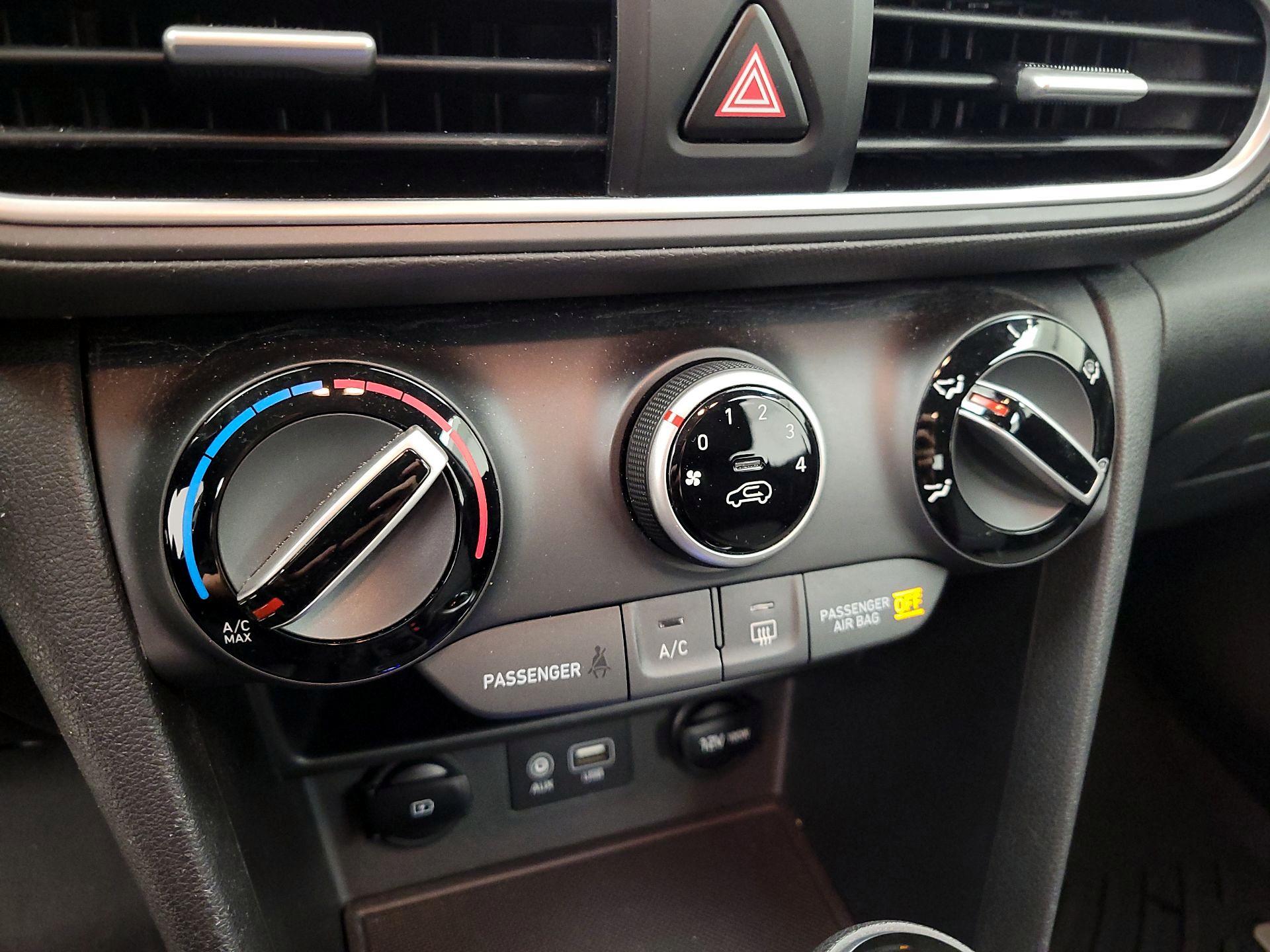 Thumbnail: 2019 Hyundai Kona - 16