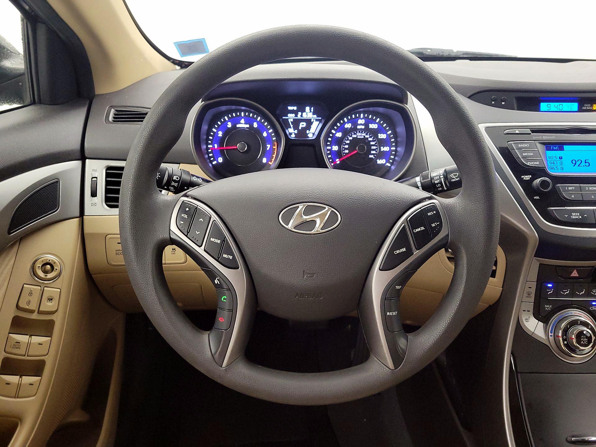 Thumbnail: 2013 Hyundai Elantra - 10