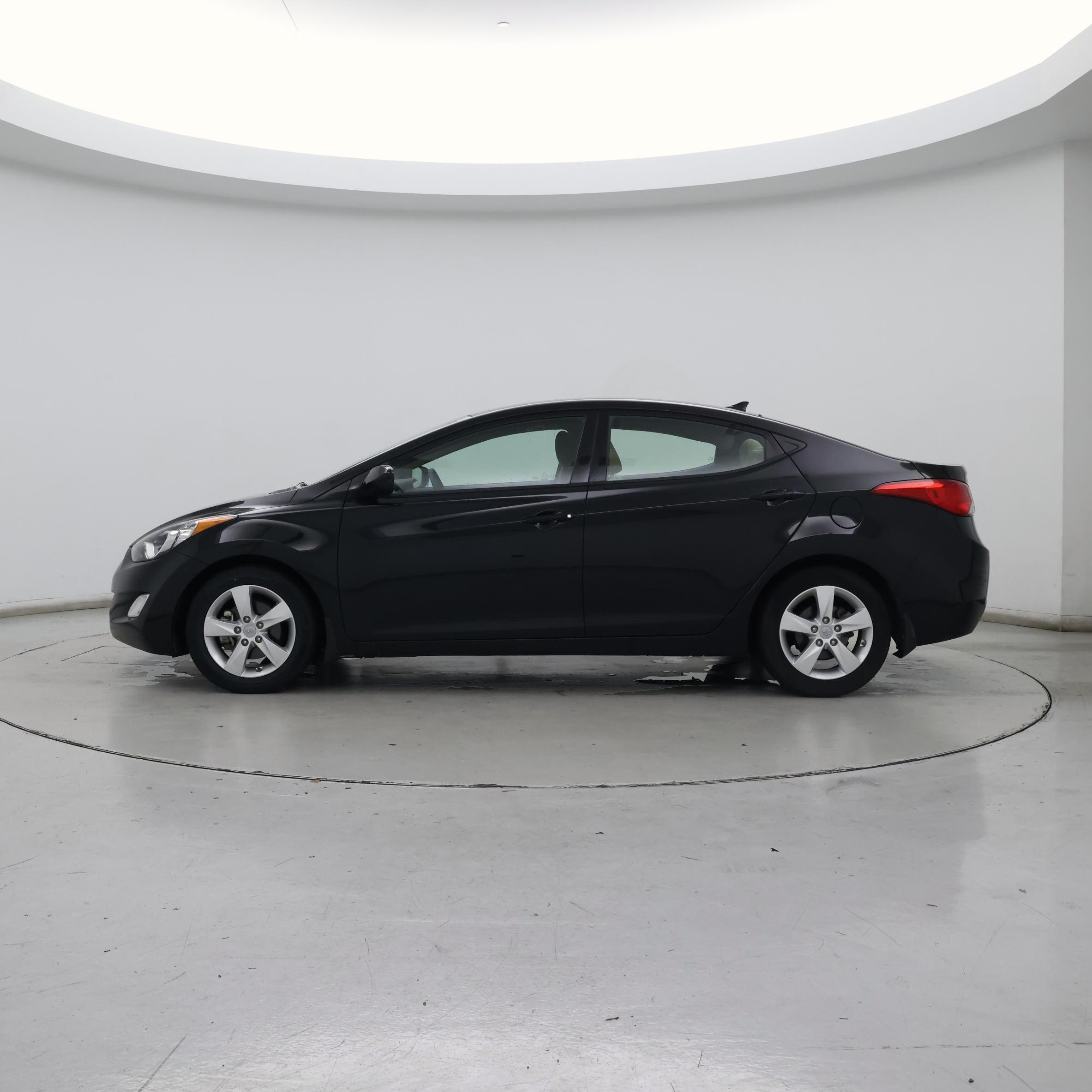 Thumbnail: 2013 Hyundai Elantra - 3