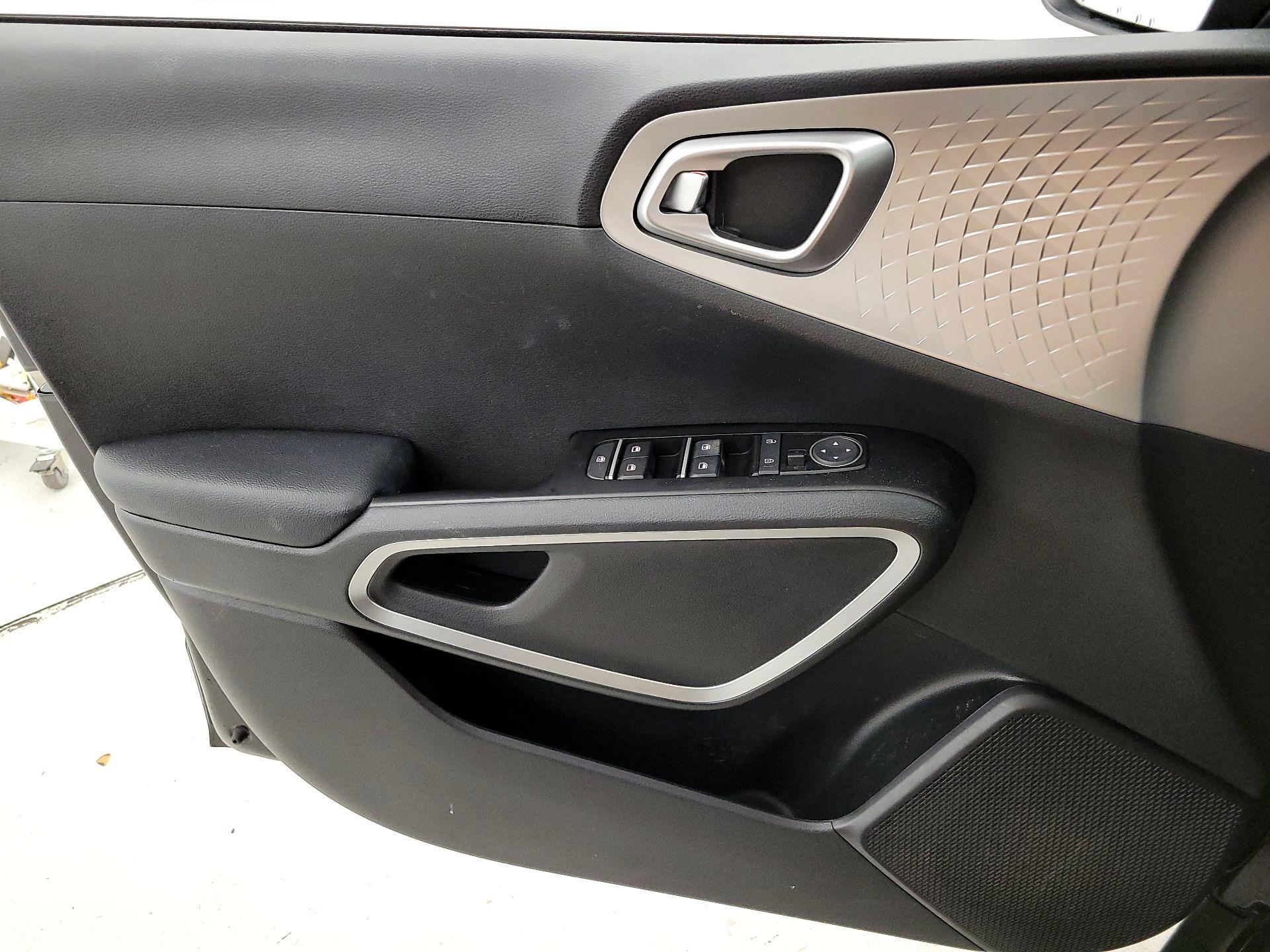 Thumbnail: 2021 Kia Soul - 12
