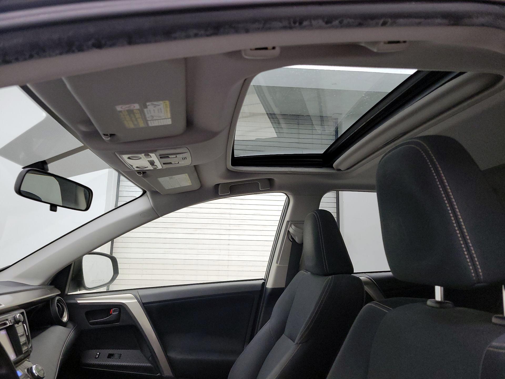 Thumbnail: 2013 Toyota RAV4 - 19