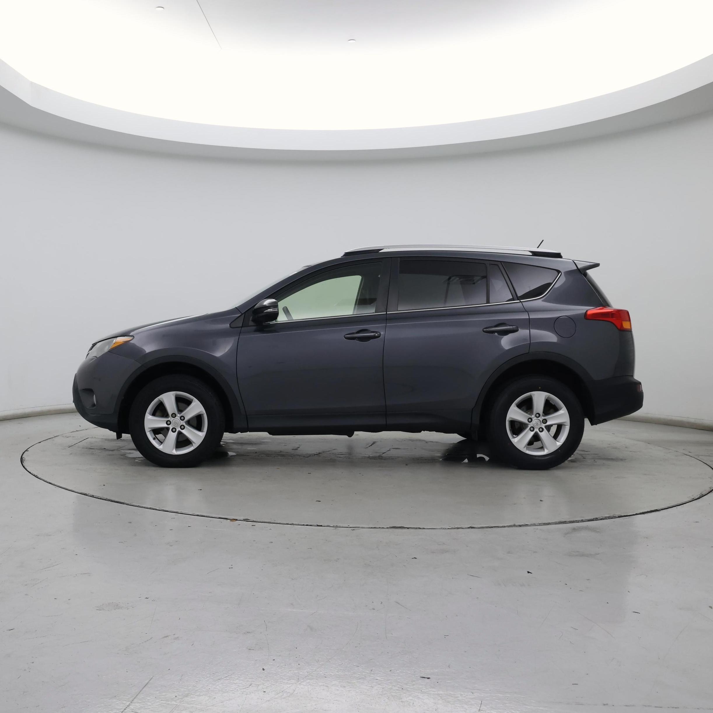 Thumbnail: 2013 Toyota RAV4 - 3