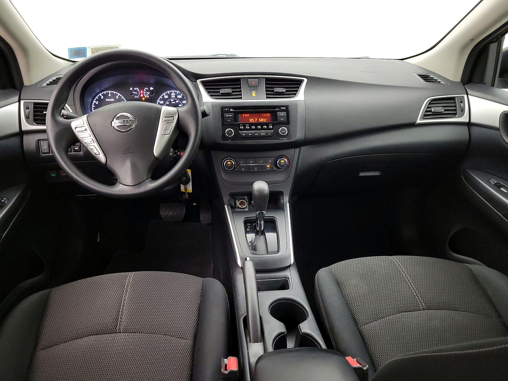 Thumbnail: 2016 Nissan Sentra - 9