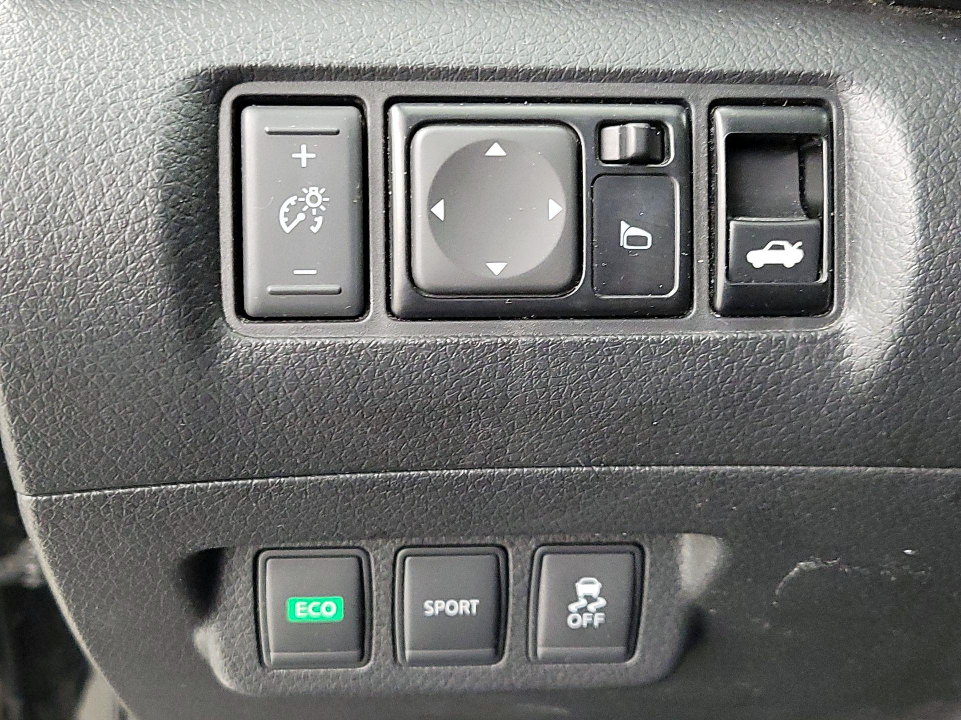 Thumbnail: 2016 Nissan Sentra - 13