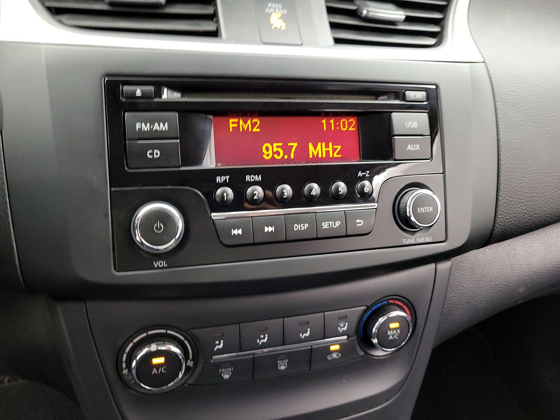Thumbnail: 2016 Nissan Sentra - 14