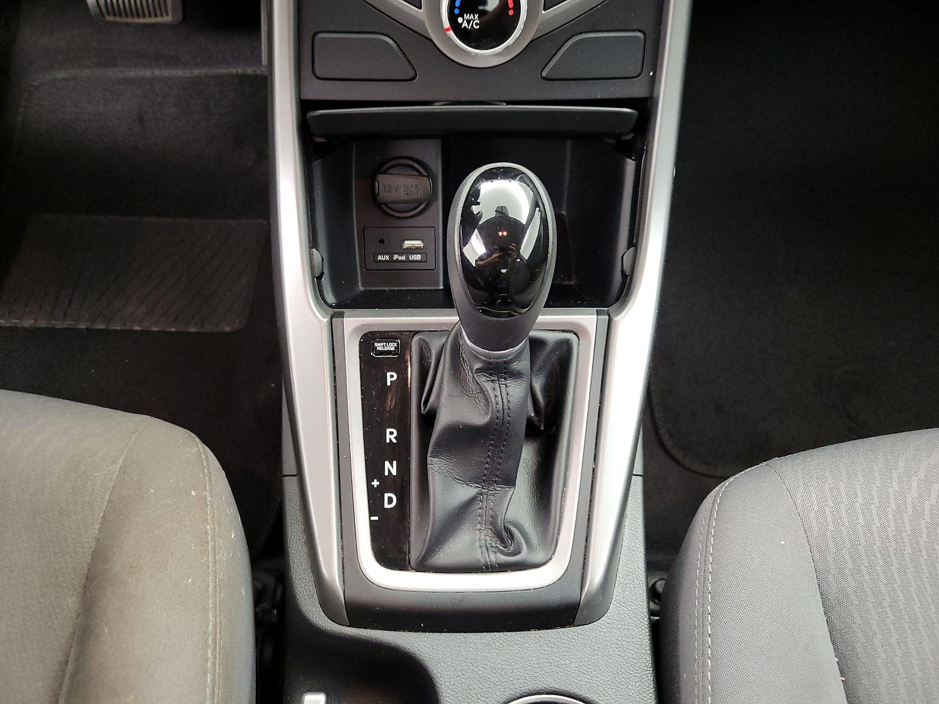 Thumbnail: 2016 Hyundai Elantra - 16