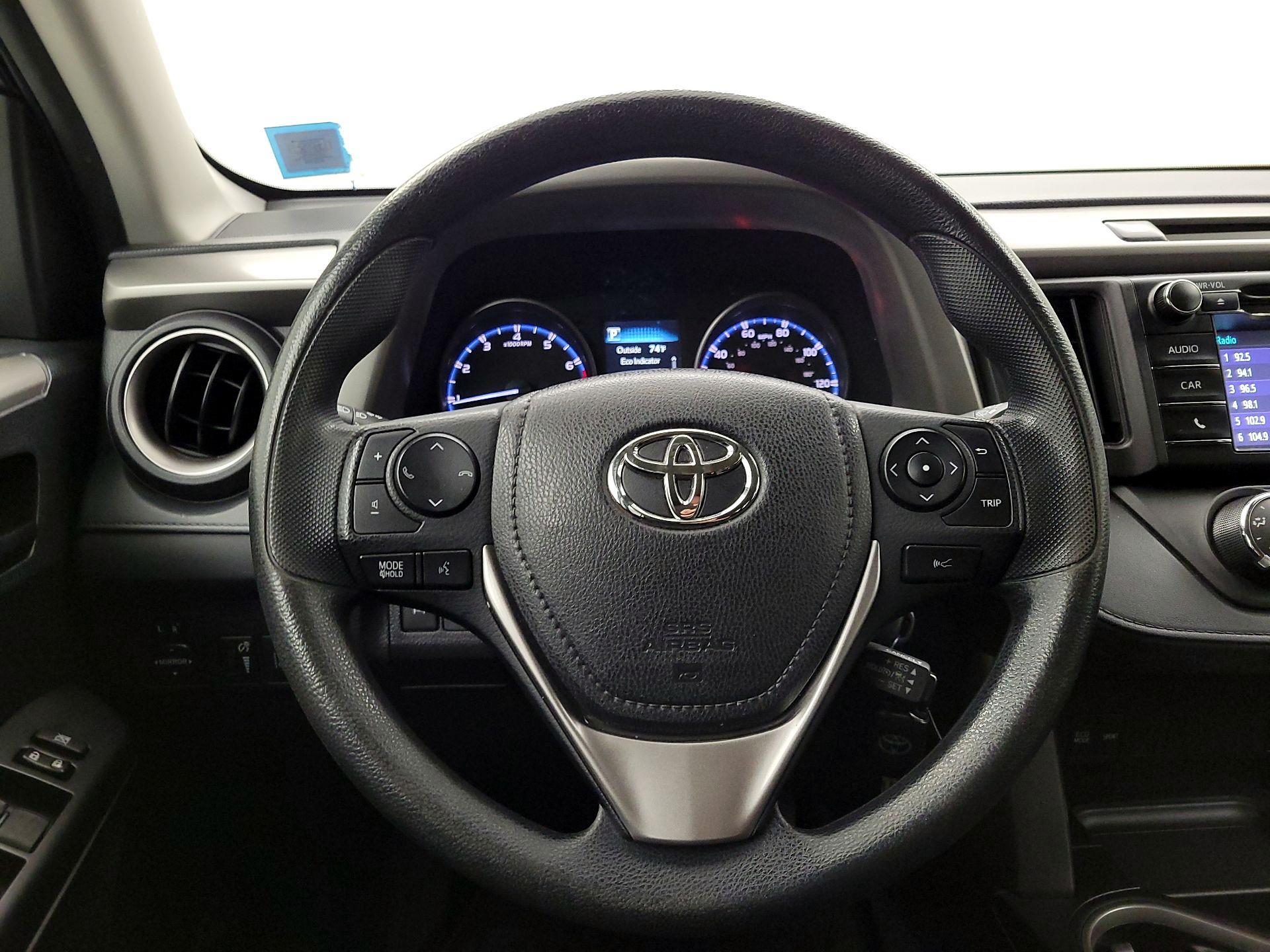 Thumbnail: 2017 Toyota RAV4 - 10