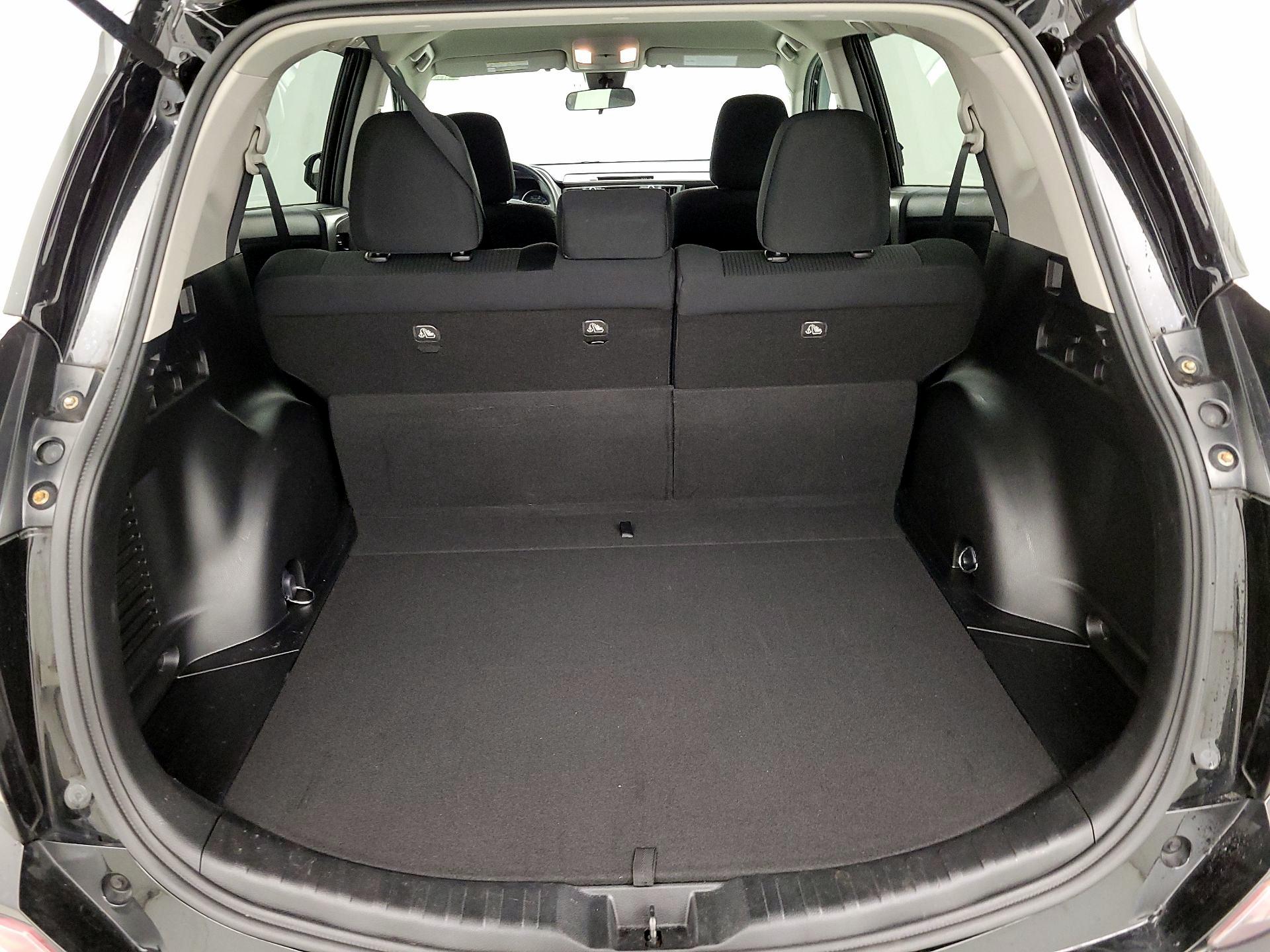 Thumbnail: 2017 Toyota RAV4 - 20