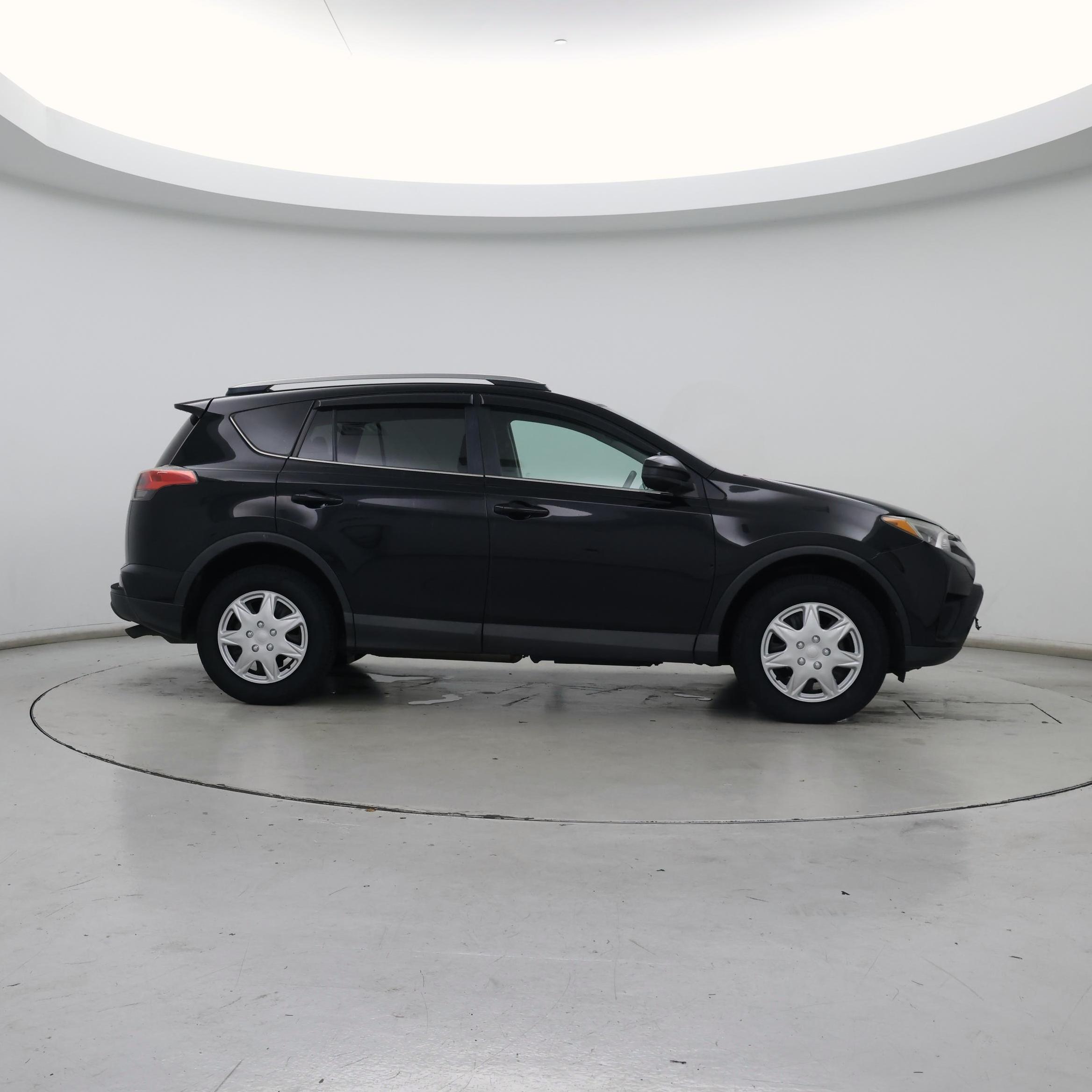 Thumbnail: 2017 Toyota RAV4 - 7
