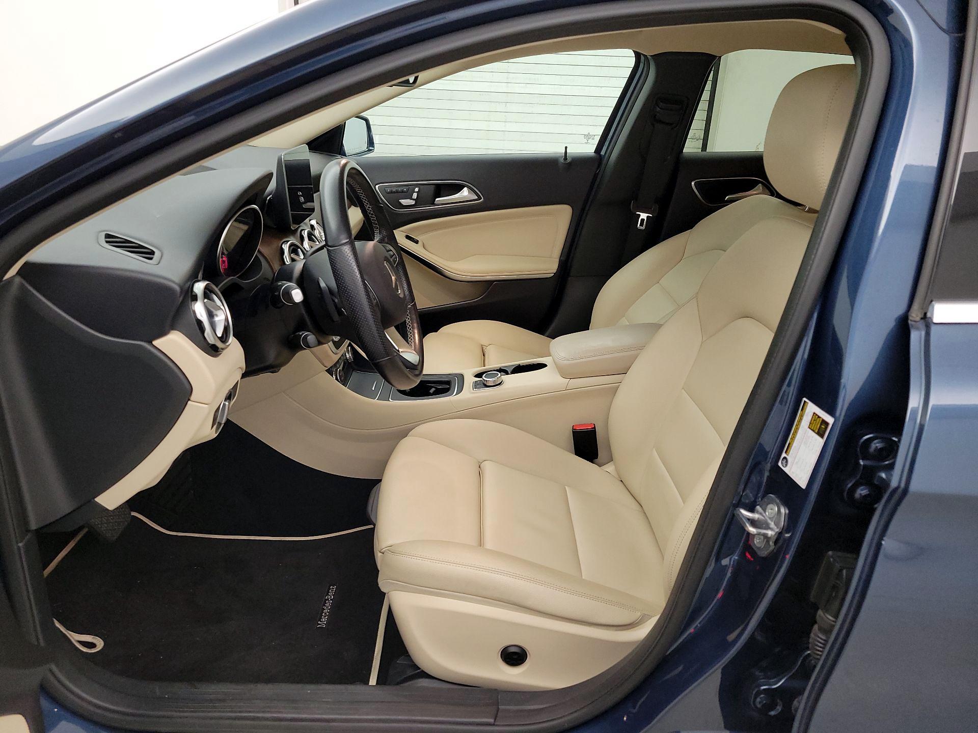 Thumbnail: 2019 Mercedes-Benz GLA - 11