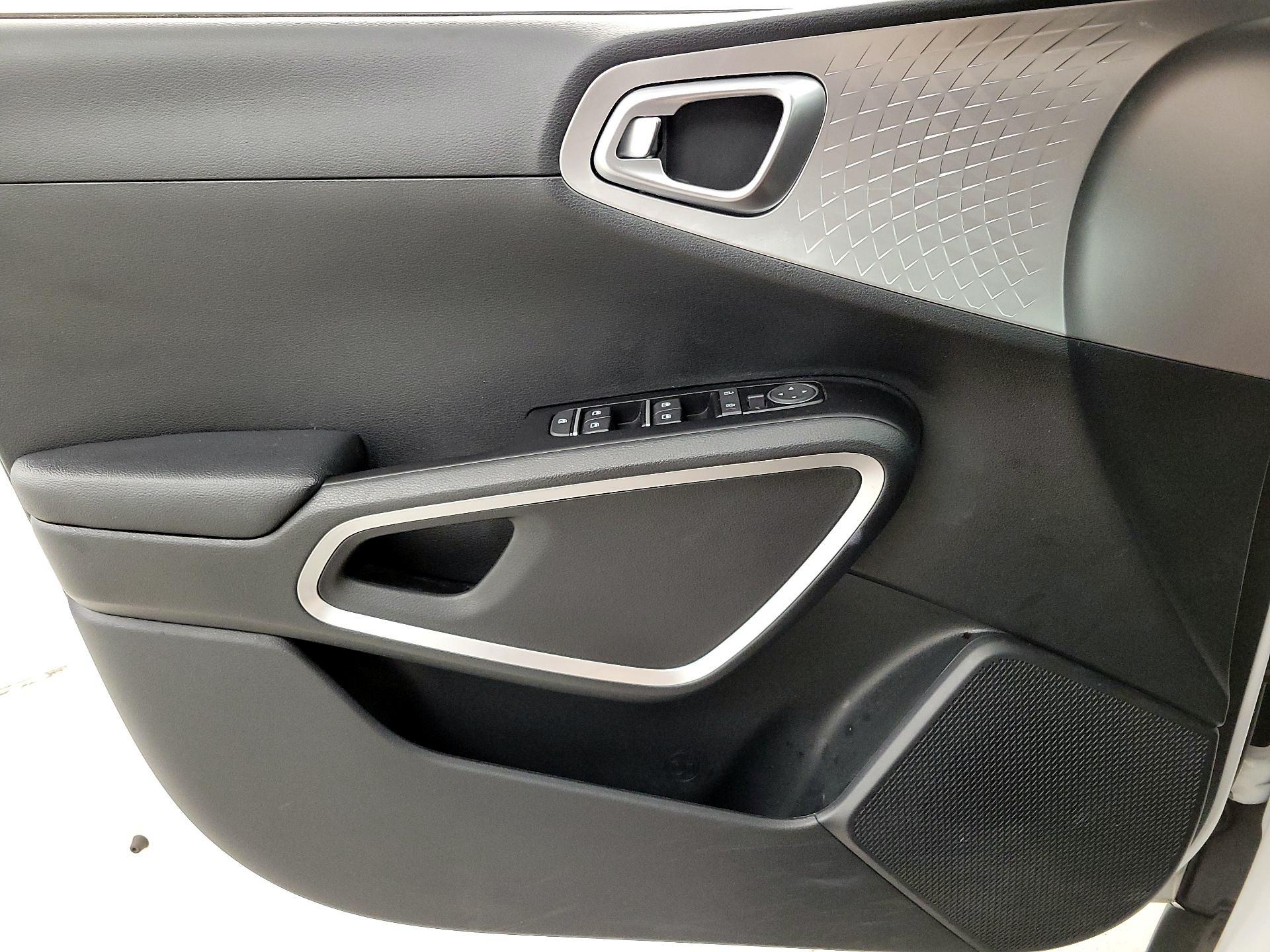 Thumbnail: 2023 Kia Soul - 12