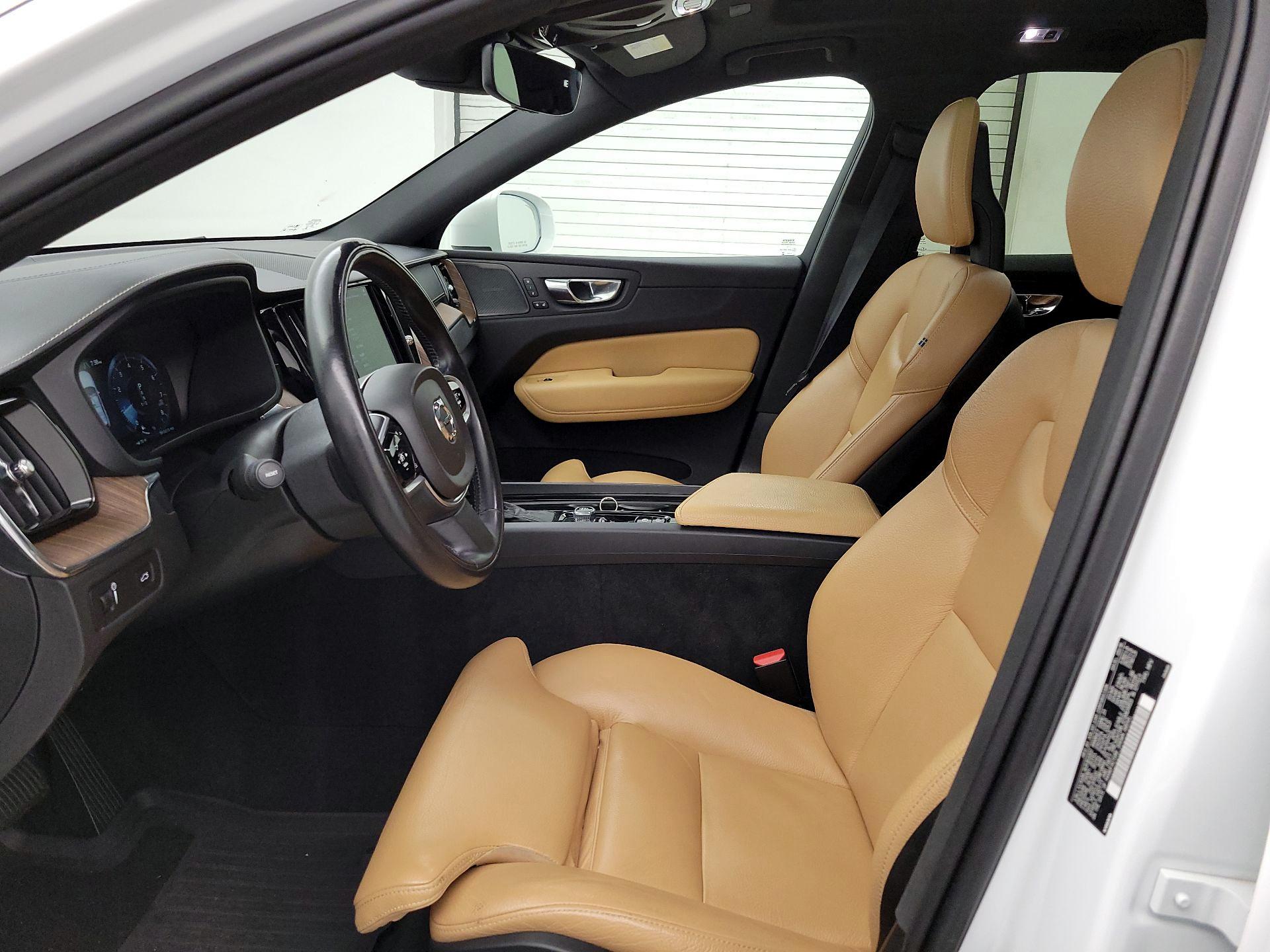 Thumbnail: 2019 Volvo XC60 - 11