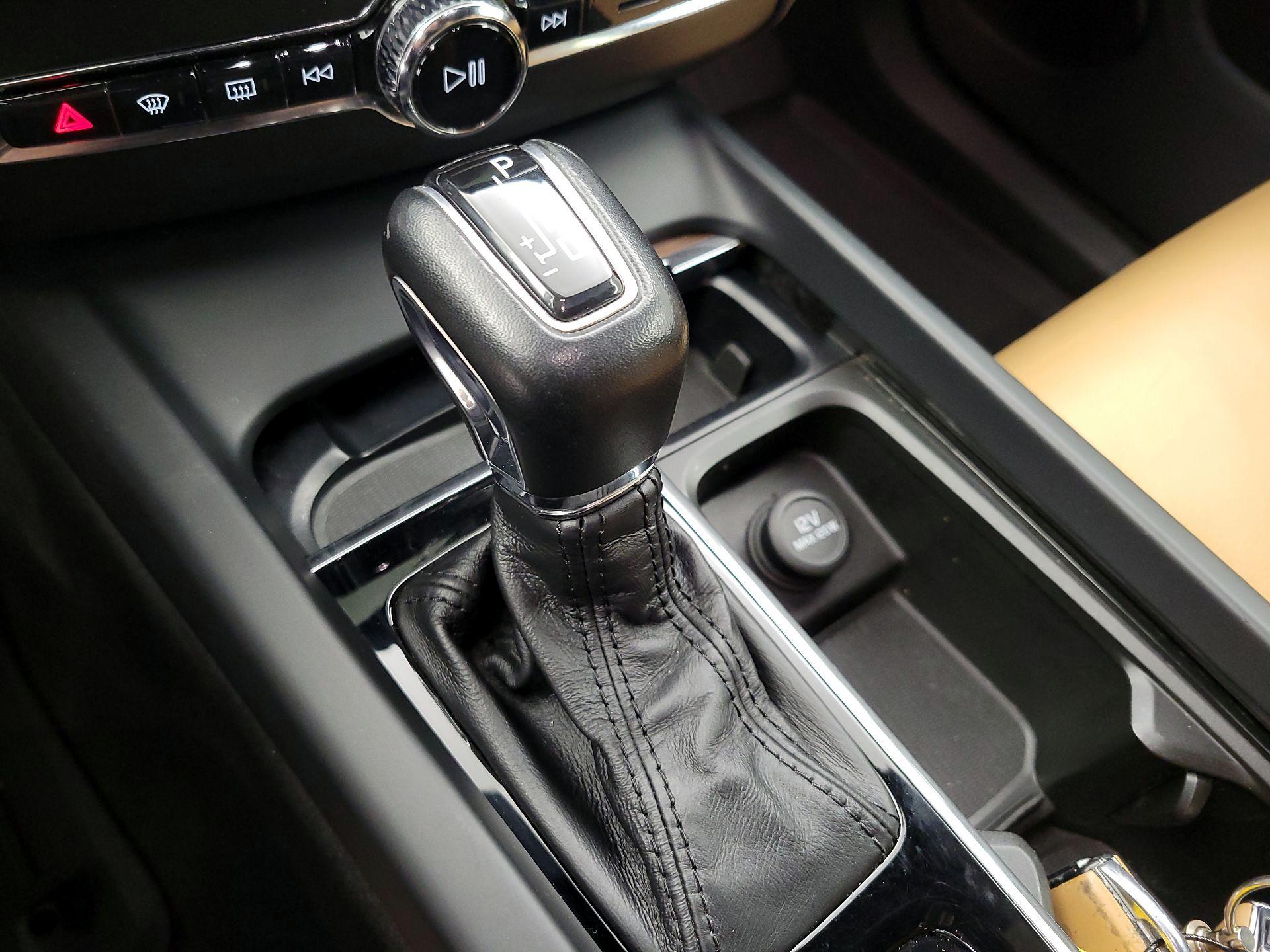 Thumbnail: 2019 Volvo XC60 - 18