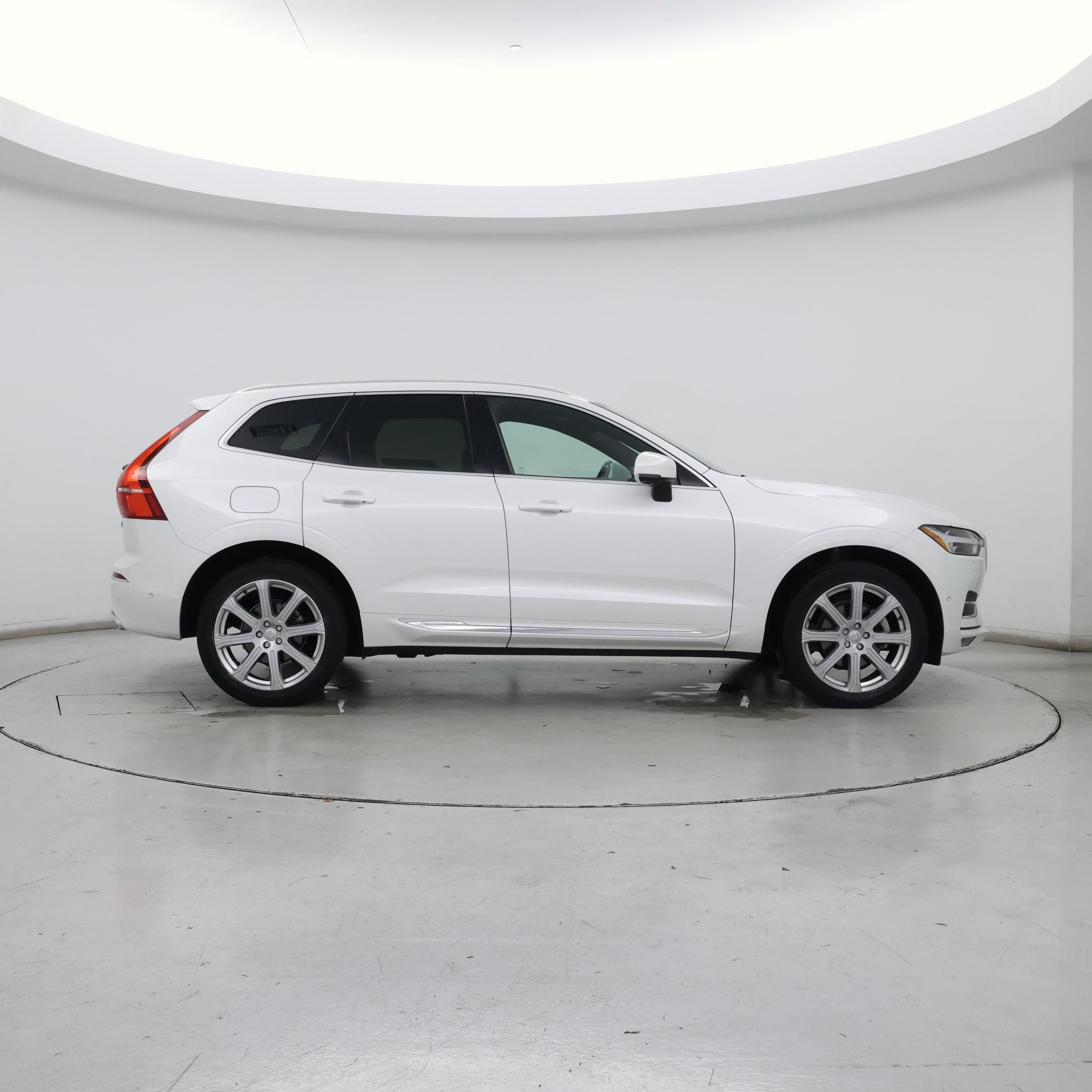 Thumbnail: 2019 Volvo XC60 - 7