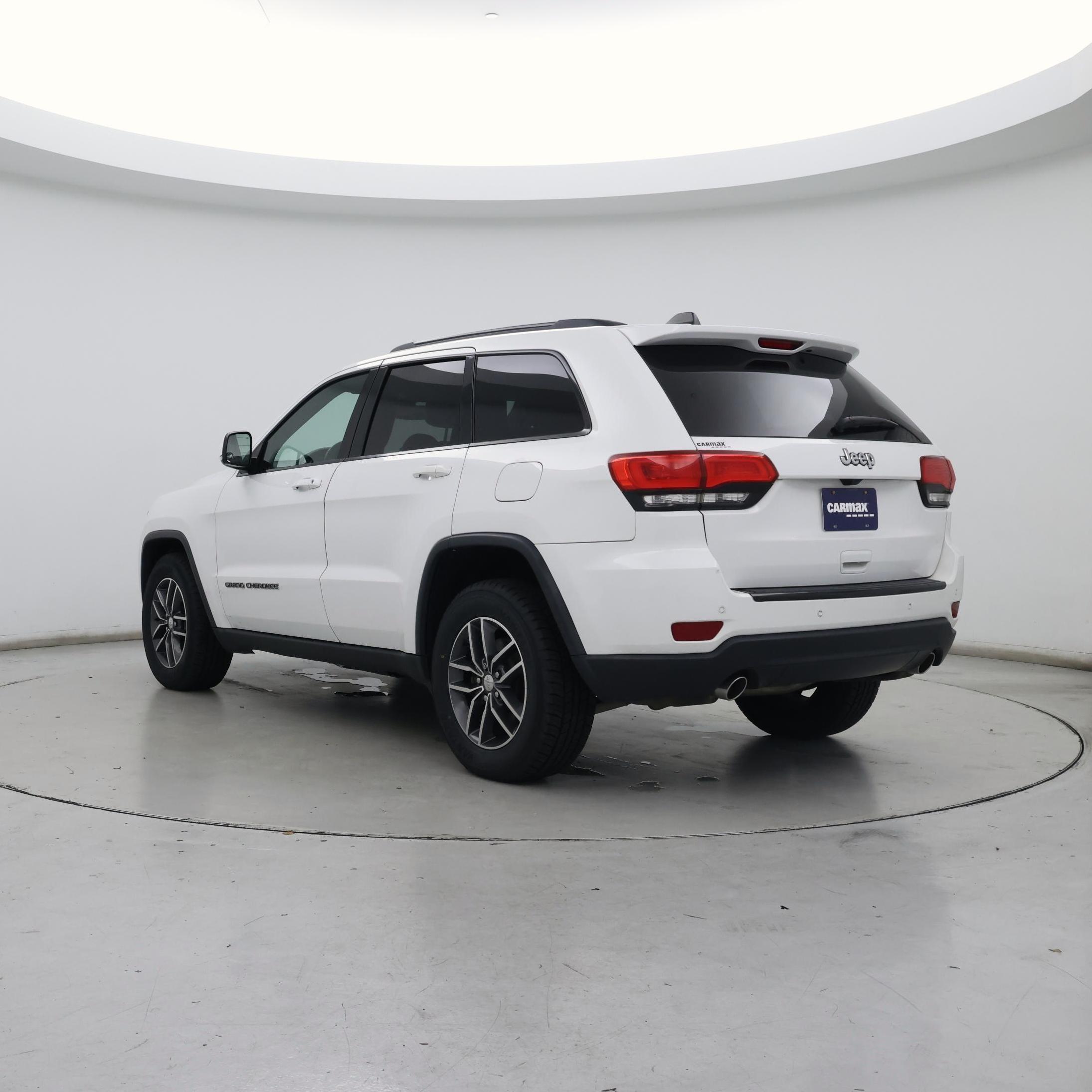 Thumbnail: 2017 Jeep Grand Cherokee - 2