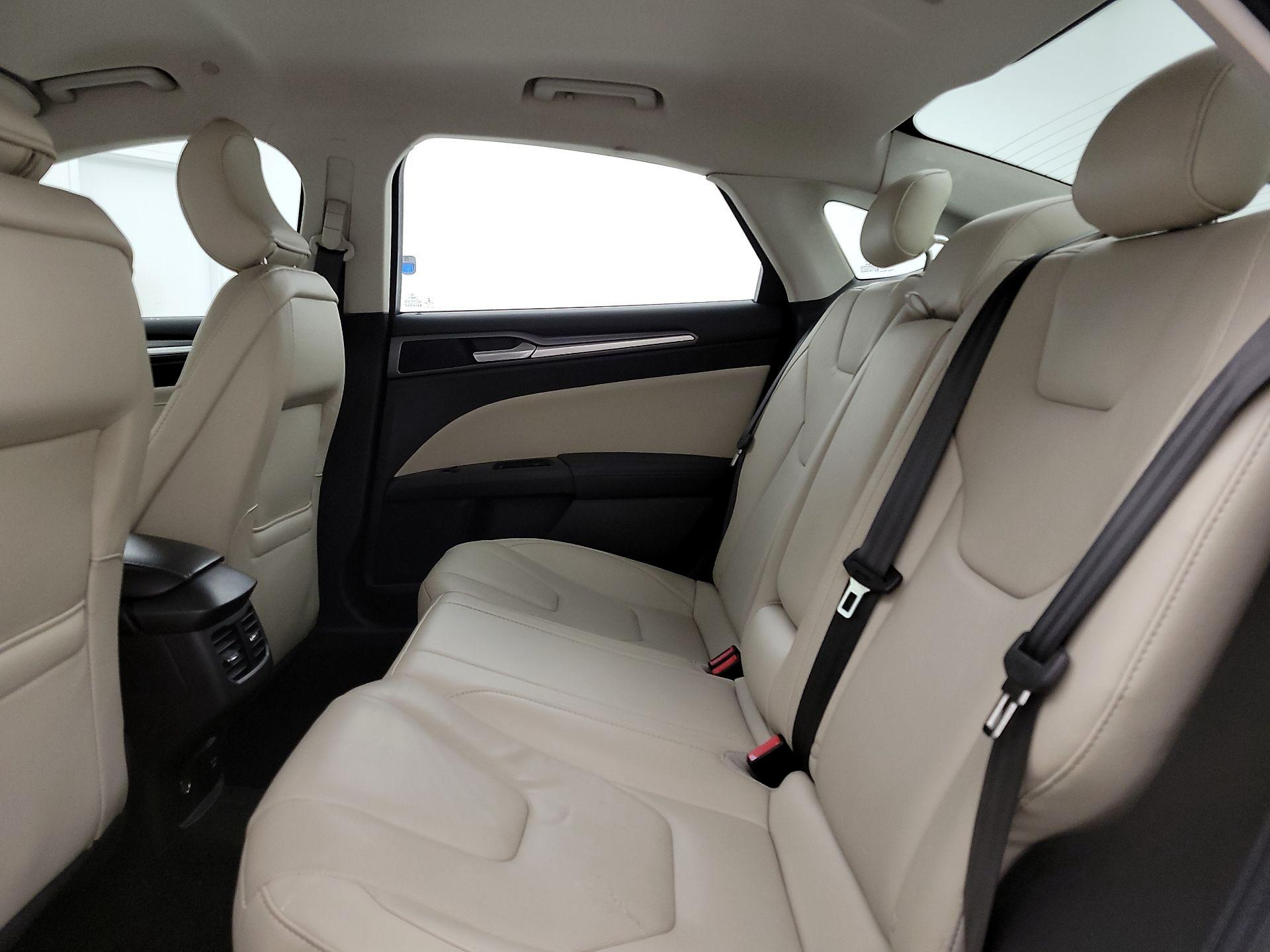 Thumbnail: 2016 Ford Fusion - 19