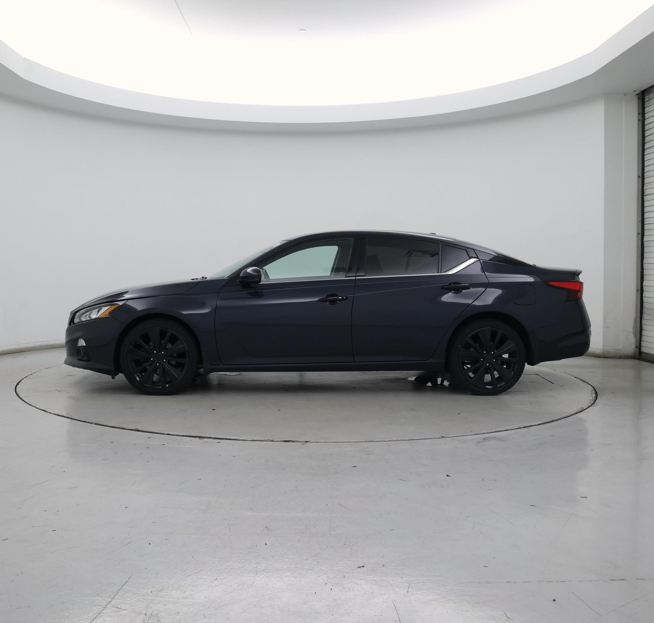Thumbnail: 2020 Nissan Altima - 3