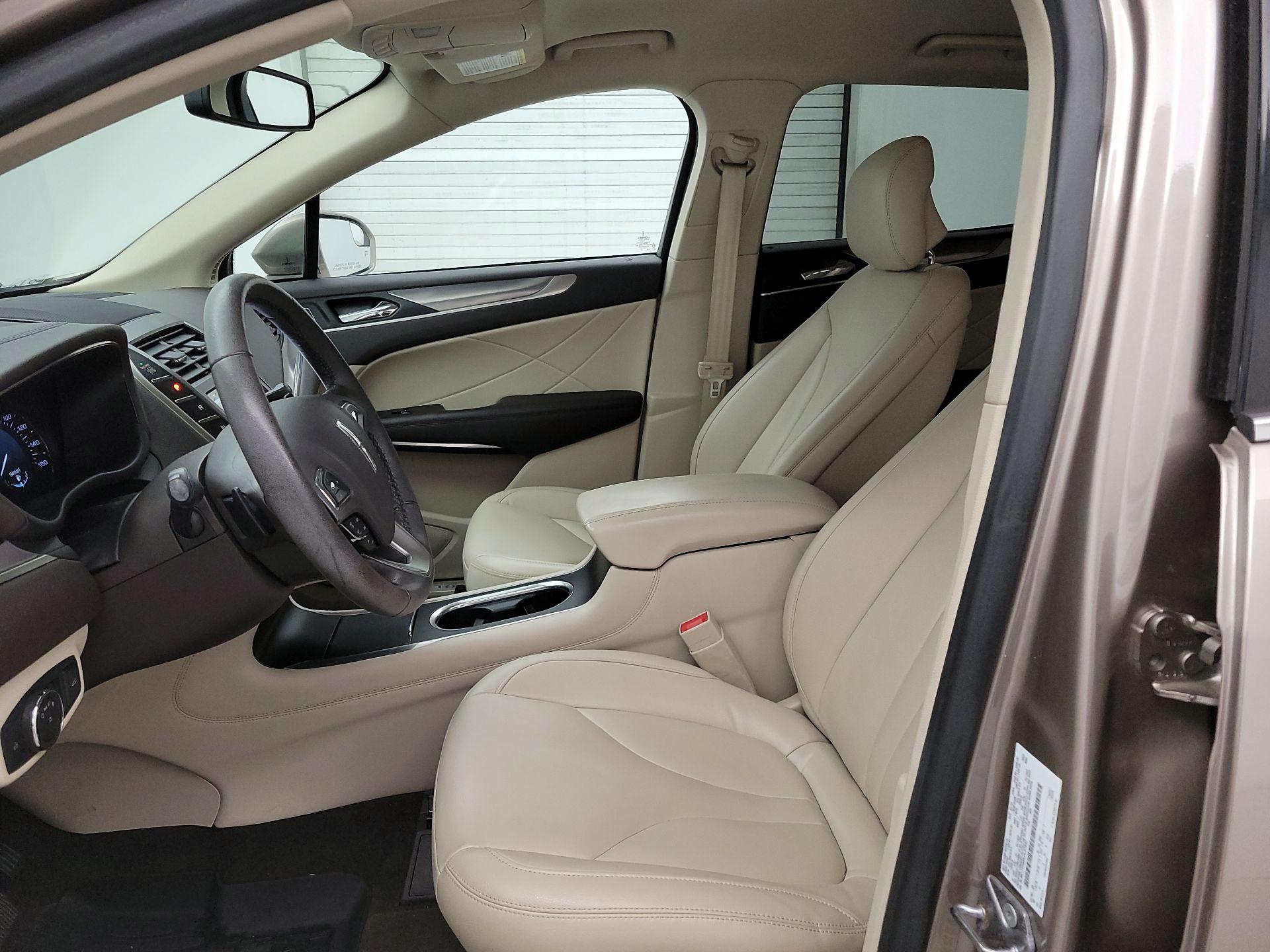 Thumbnail: 2019 Lincoln MKC - 11