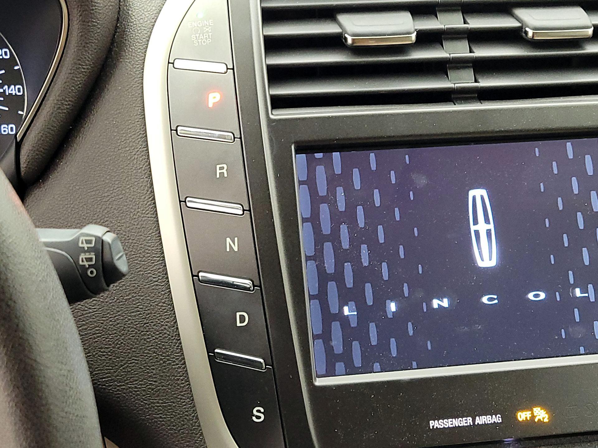 Thumbnail: 2019 Lincoln MKC - 17