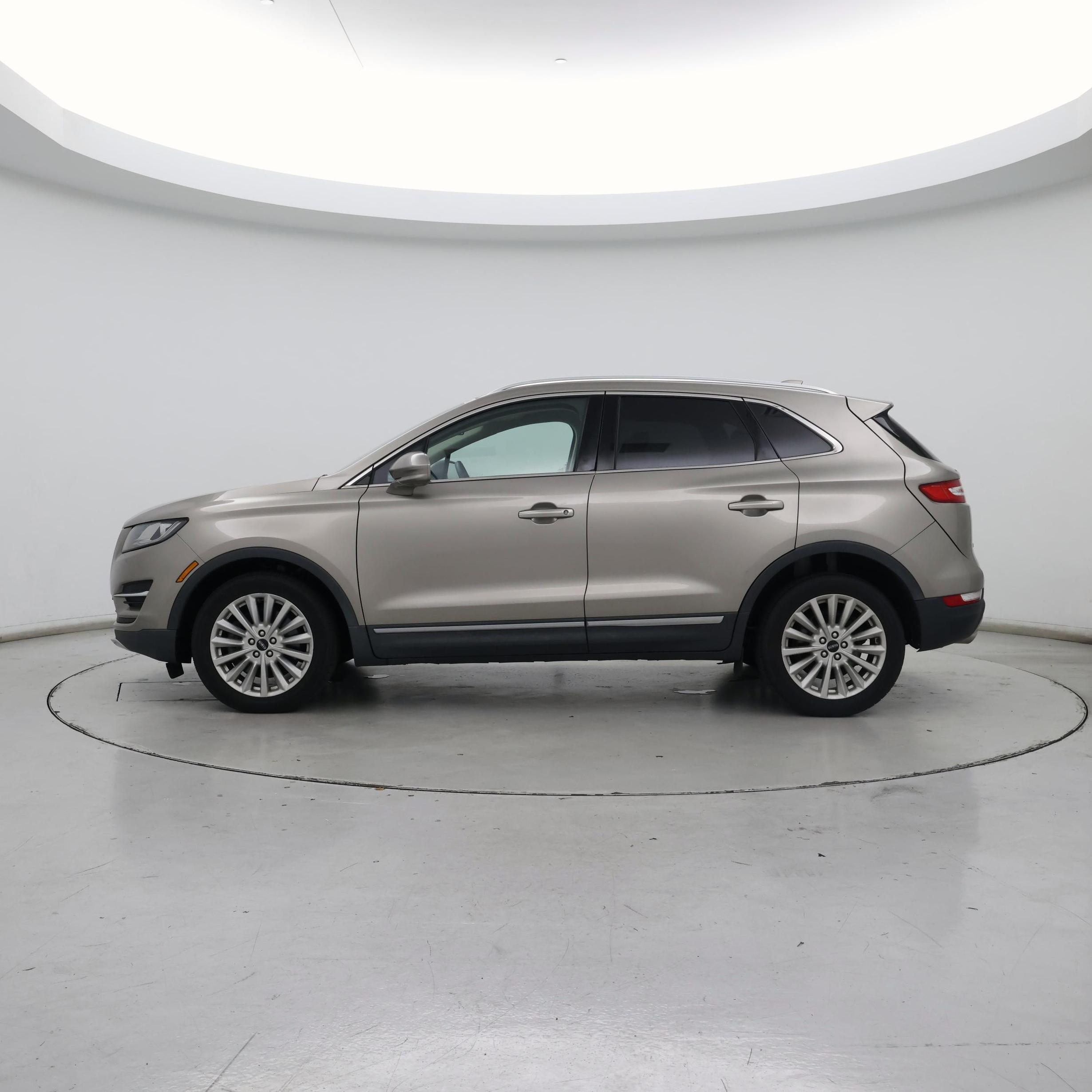 Thumbnail: 2019 Lincoln MKC - 3
