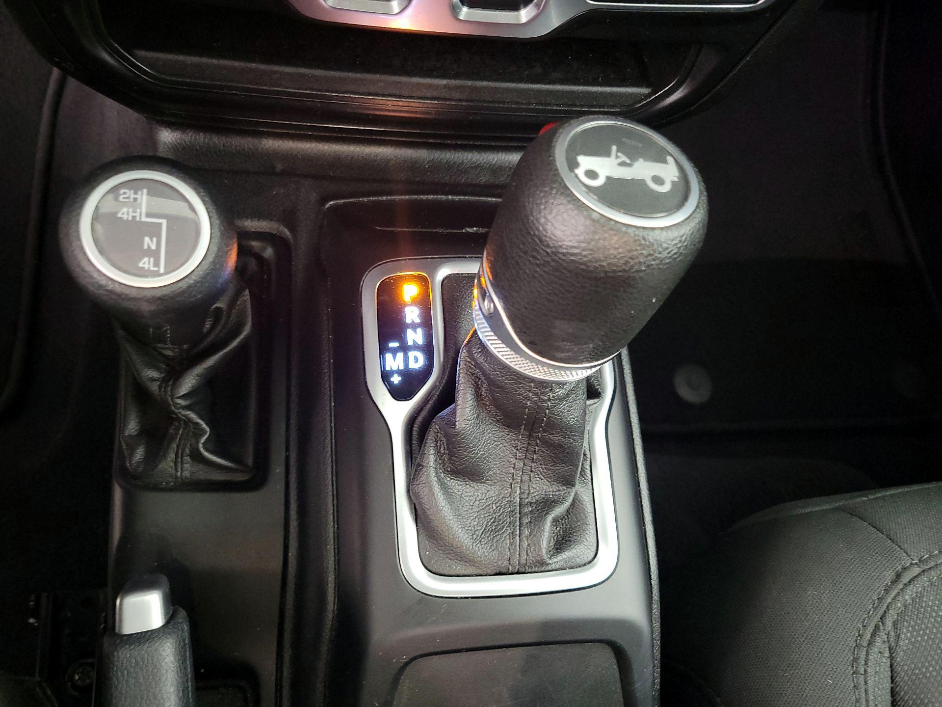 Thumbnail: 2019 Jeep Wrangler - 17