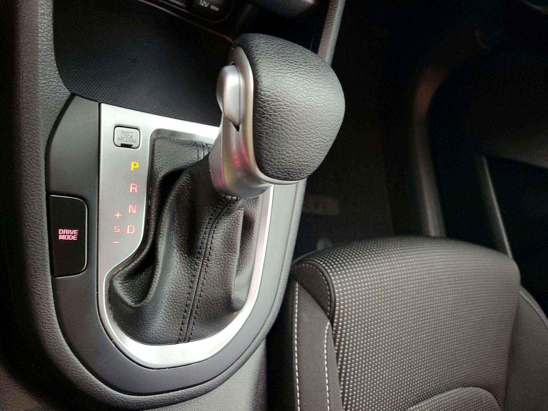Thumbnail: 2020 Kia Forte - 17