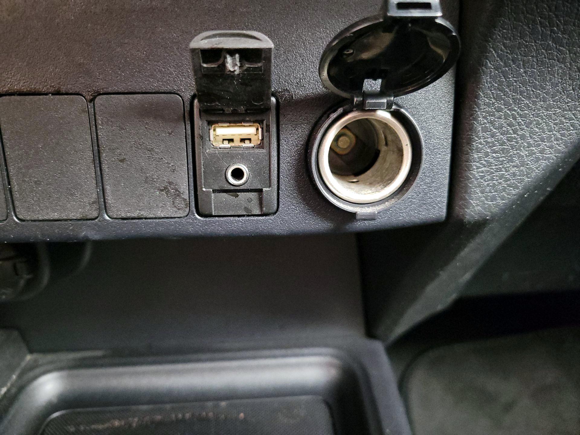 Thumbnail: 2013 Toyota RAV4 - 18