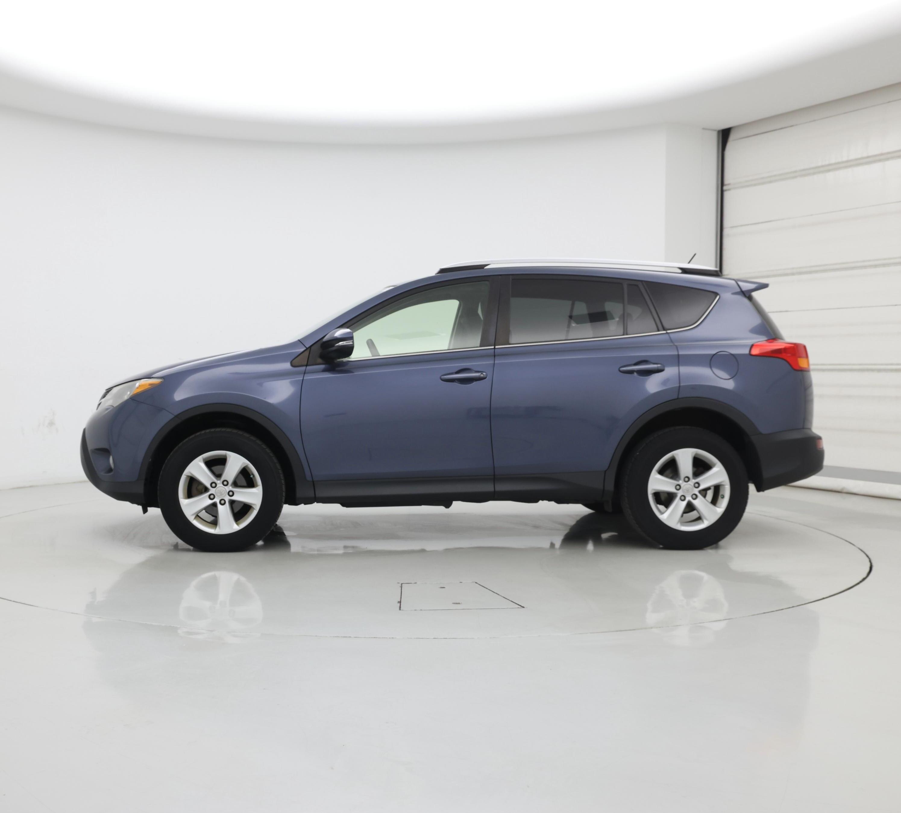 Thumbnail: 2013 Toyota RAV4 - 3