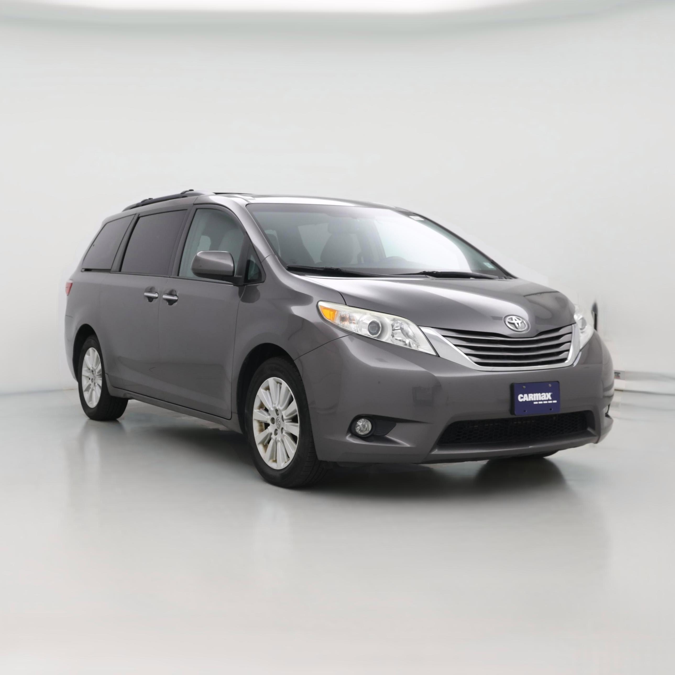 Thumbnail: 2015 Toyota Sienna - 1