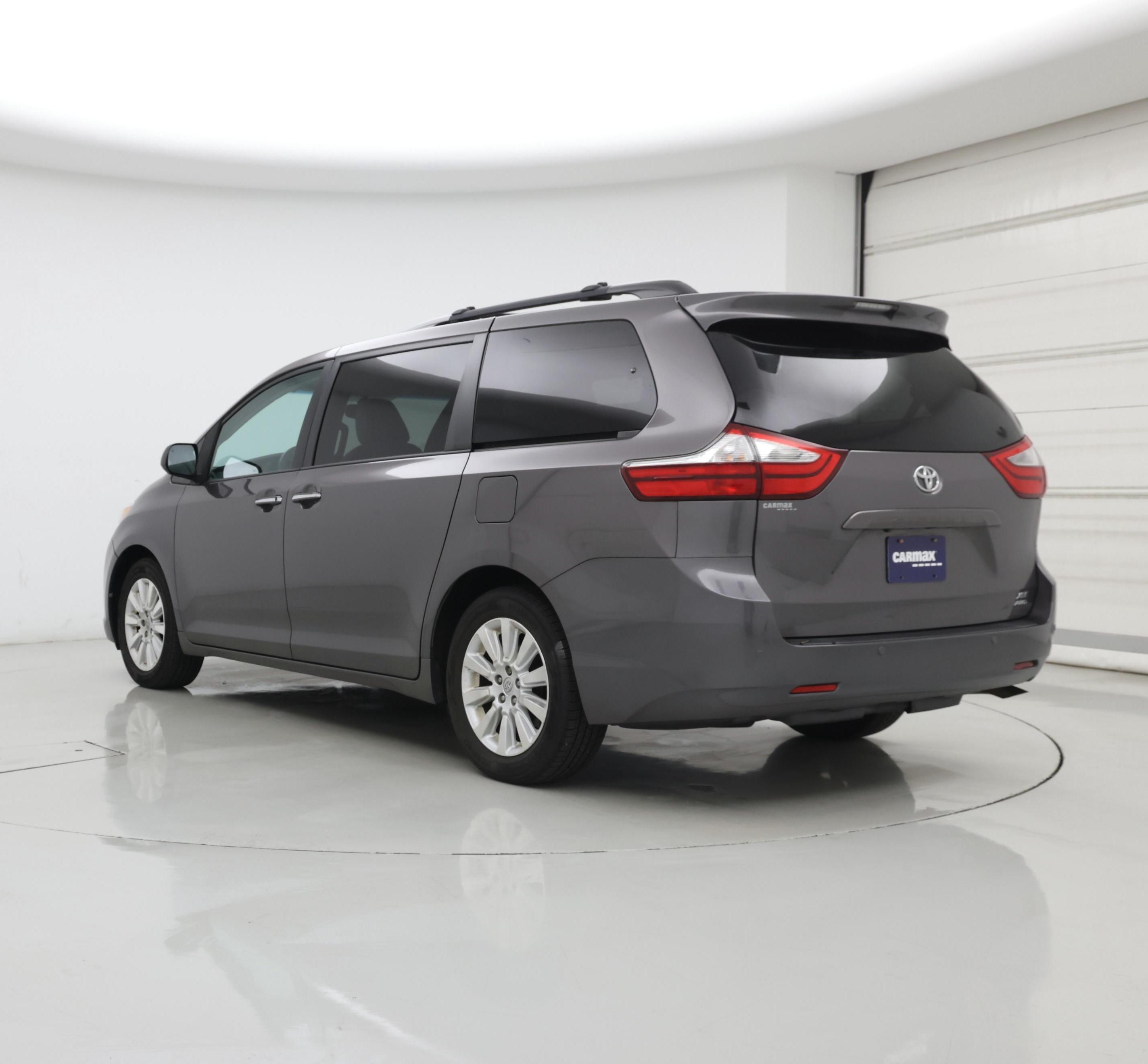 Thumbnail: 2015 Toyota Sienna - 2