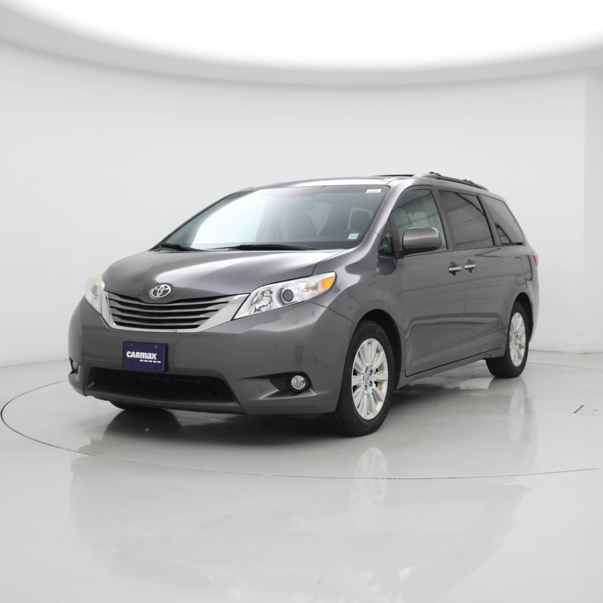 Thumbnail: 2015 Toyota Sienna - 4