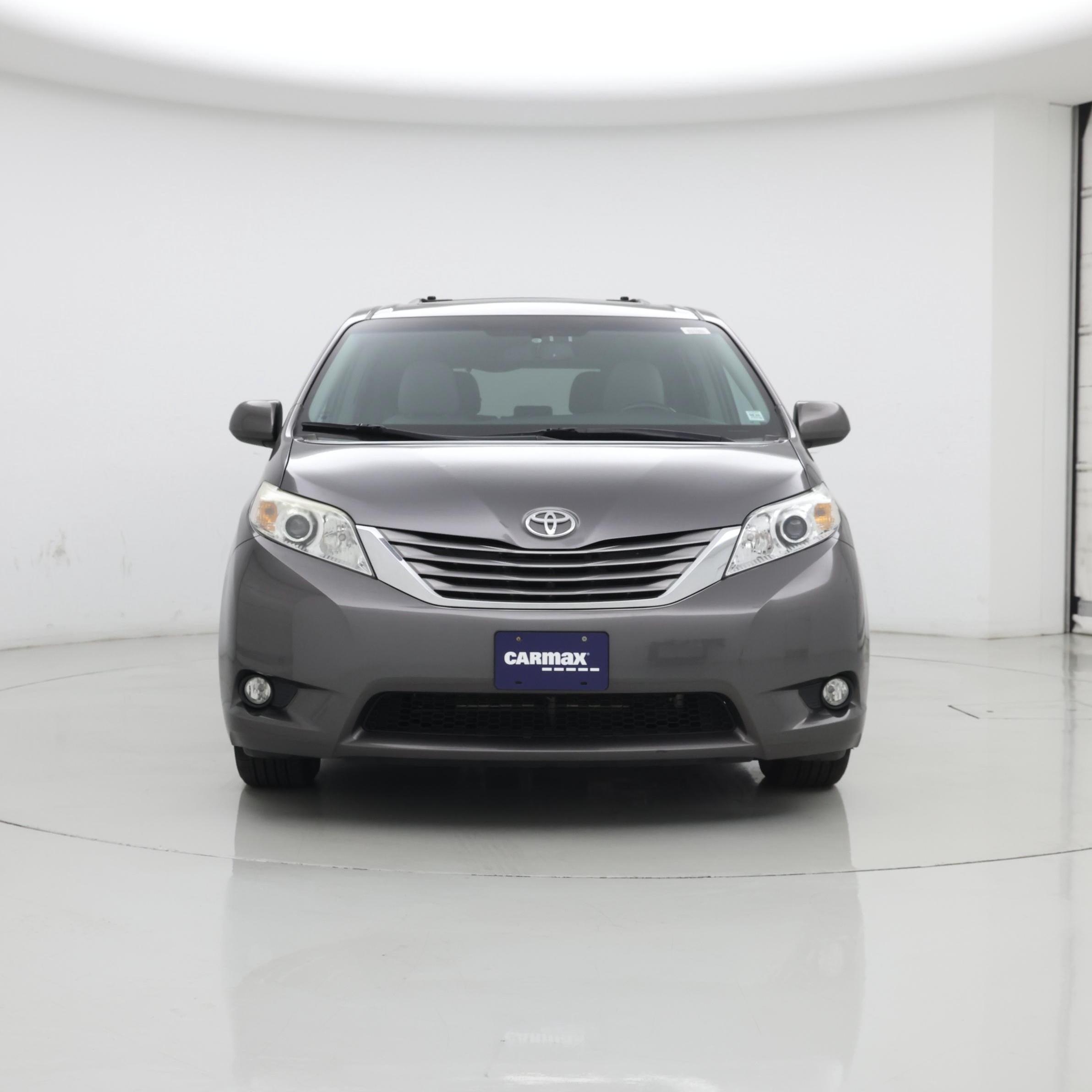 Thumbnail: 2015 Toyota Sienna - 5