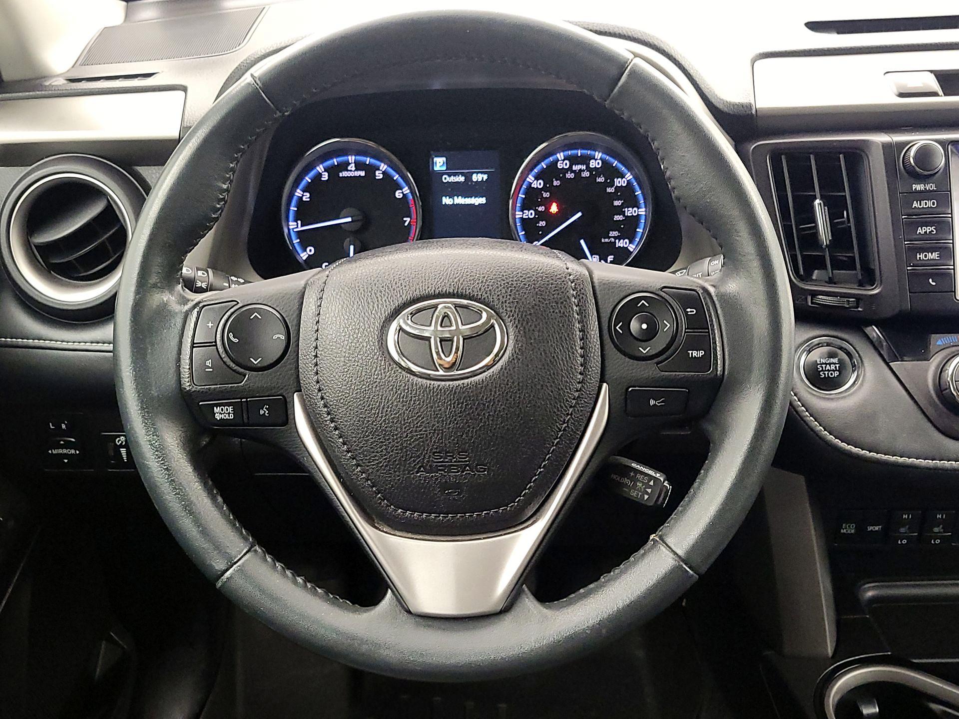 Thumbnail: 2016 Toyota RAV4 - 10