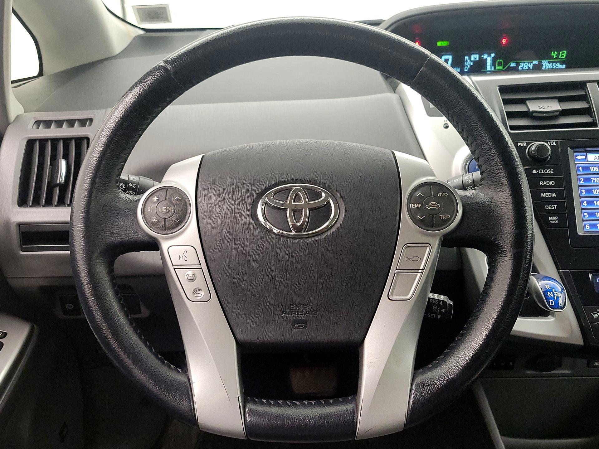 Thumbnail: 2014 Toyota Prius v - 10